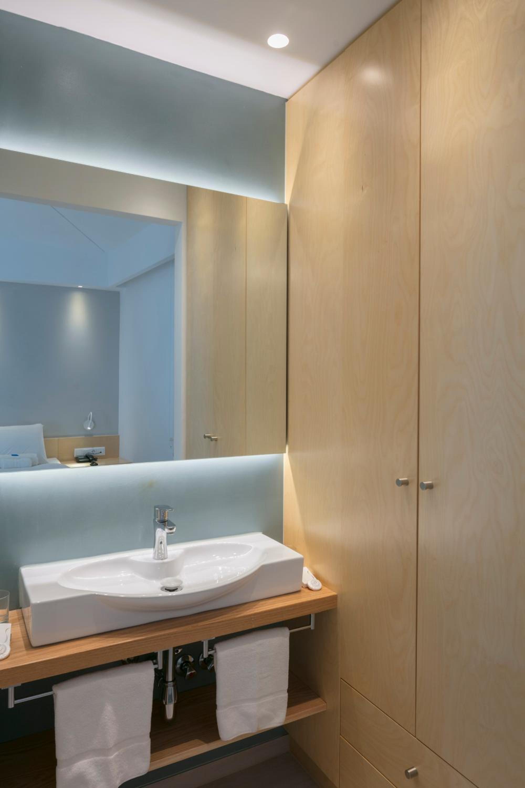 Double Room - Photo 7