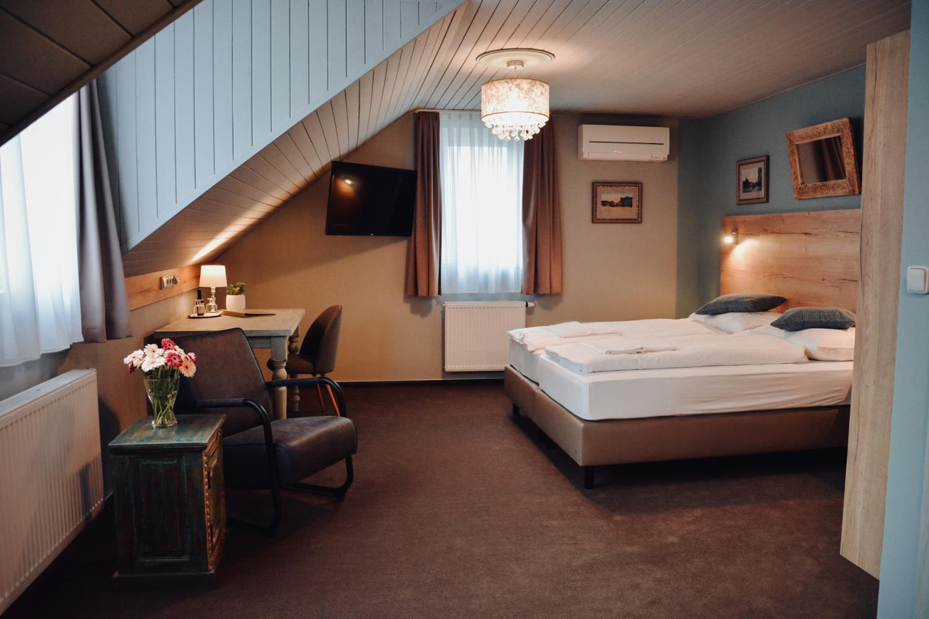 Deluxe Double Or Twin Room photo 2