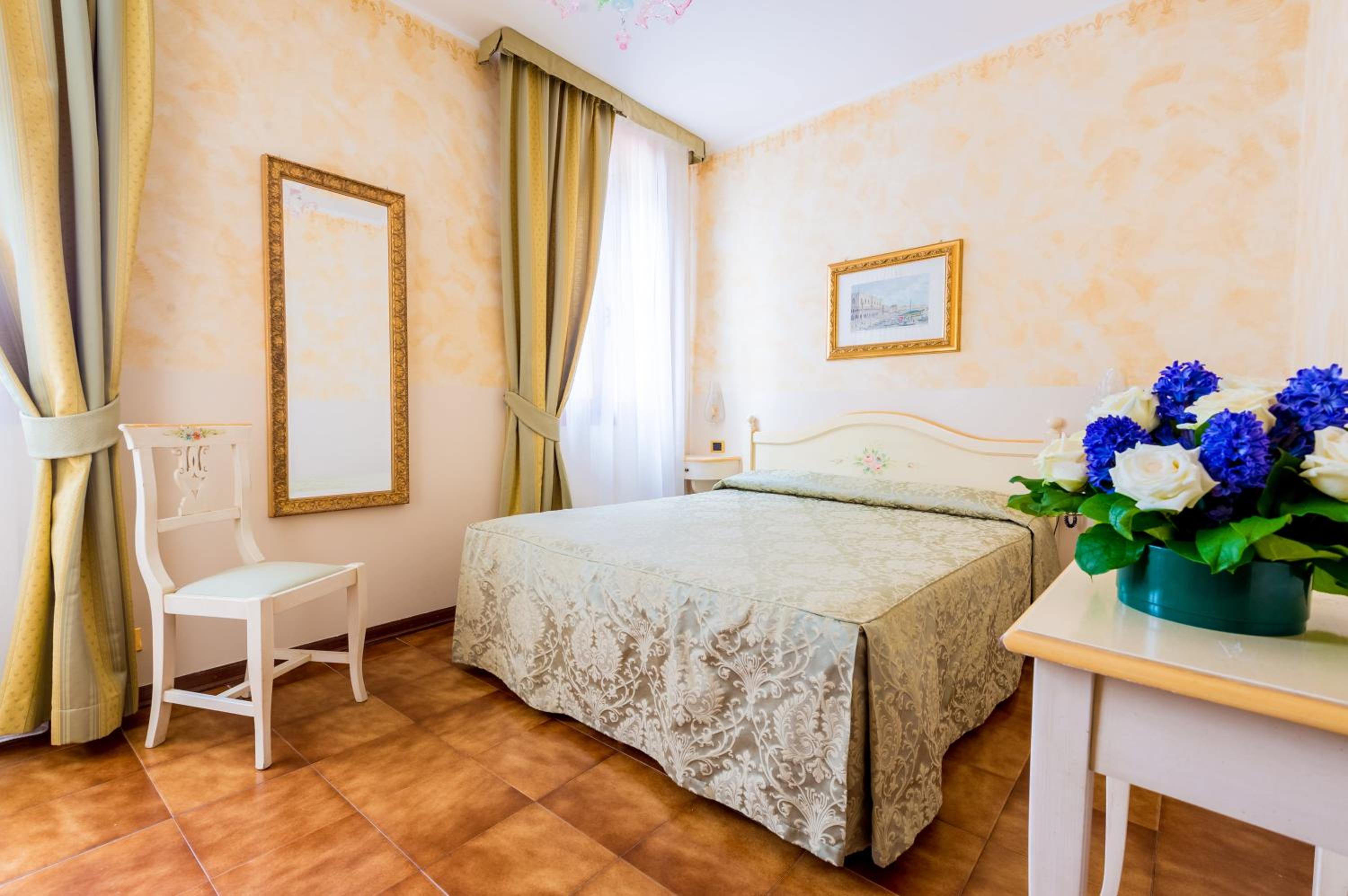 Comfort Double or Twin Room