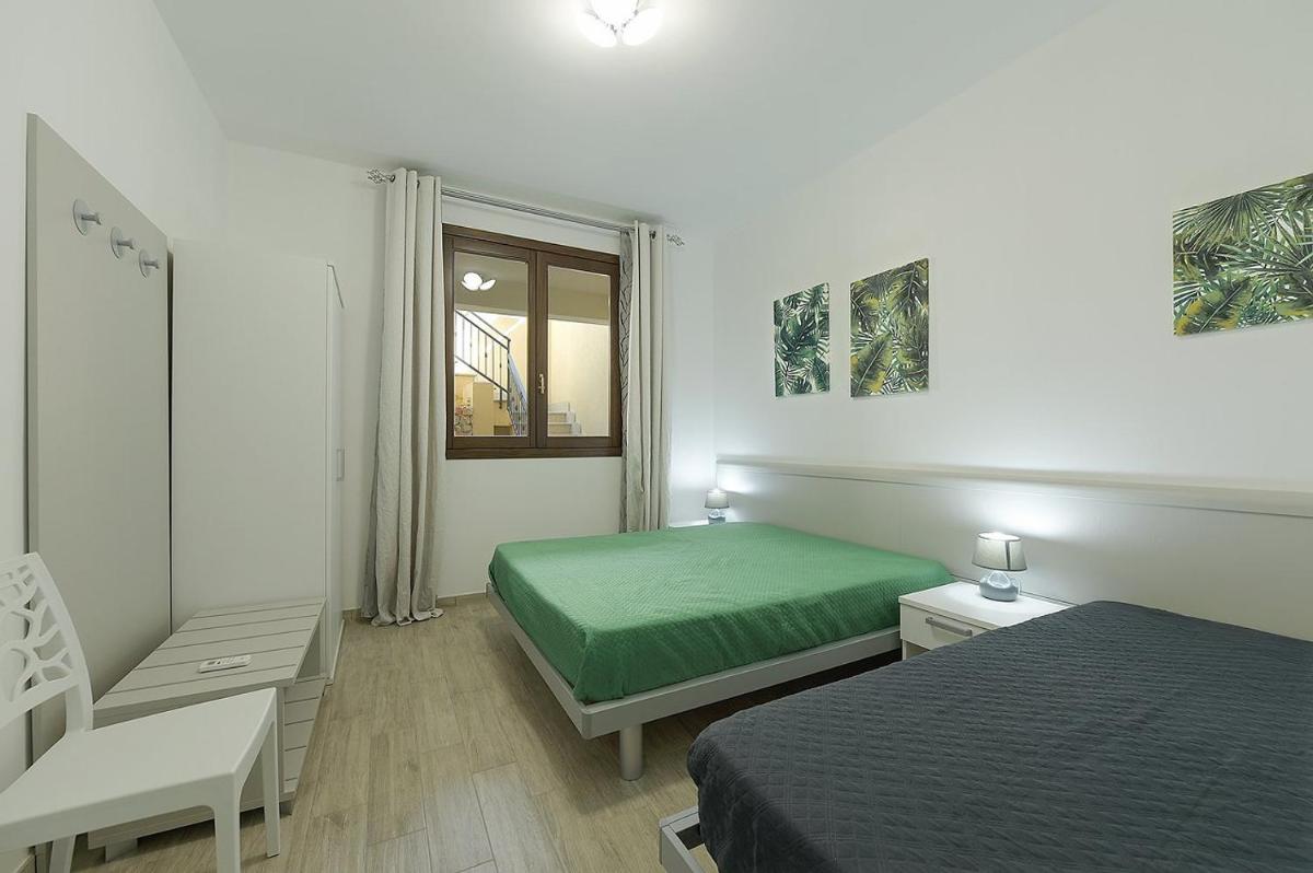 One-Bedroom Apartment - Basement photo 2