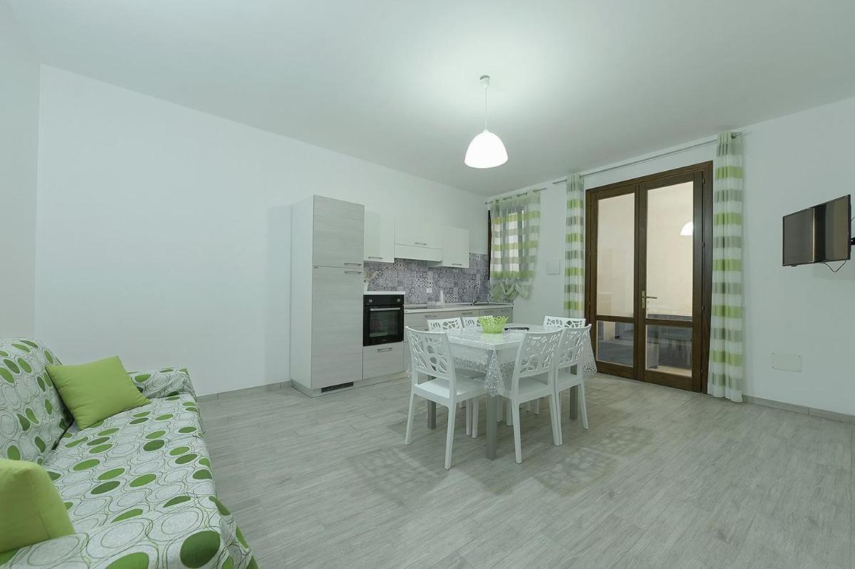 One-Bedroom Apartment - Basement photo 1