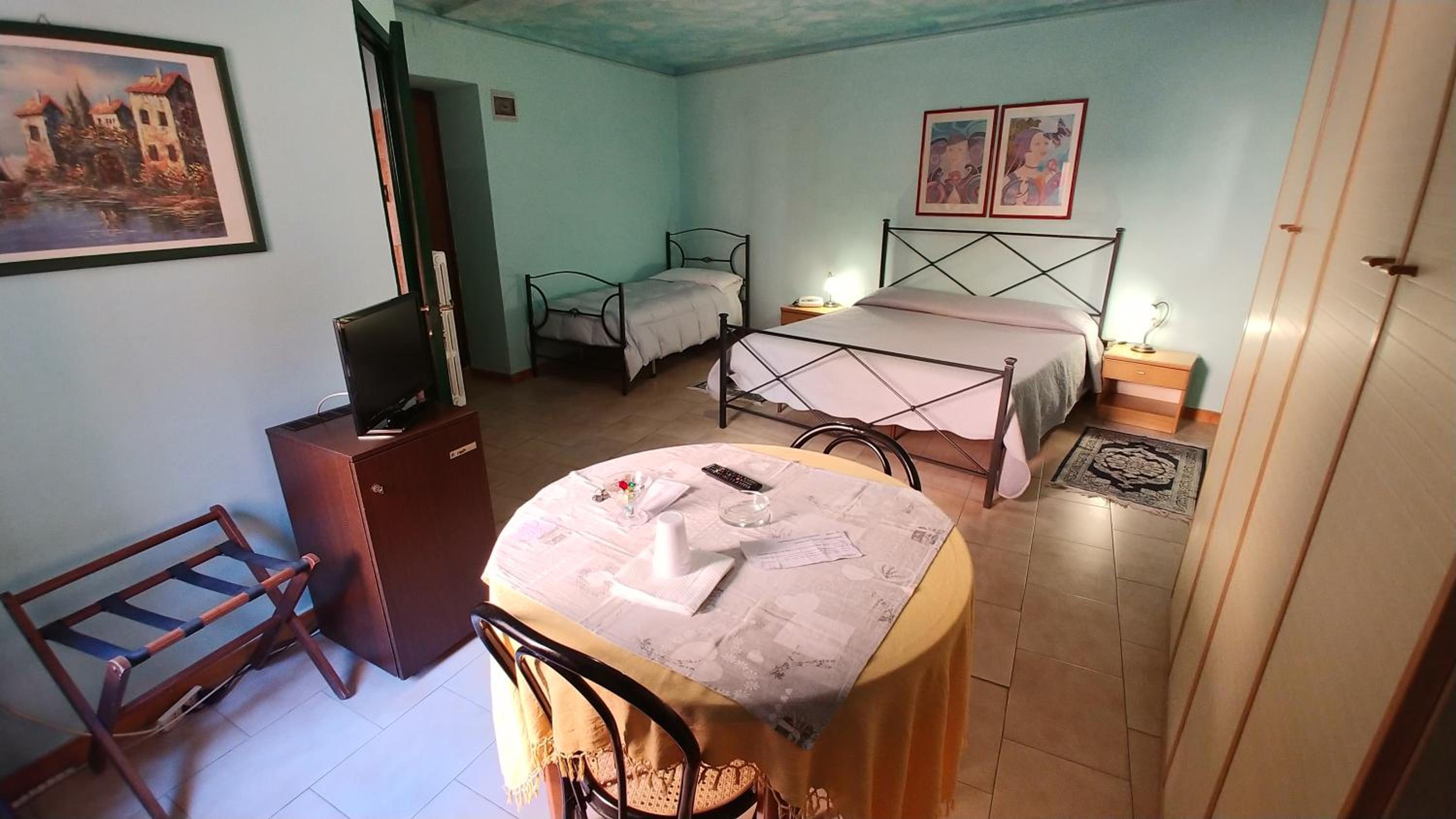 Standard Triple Room - Photo 1