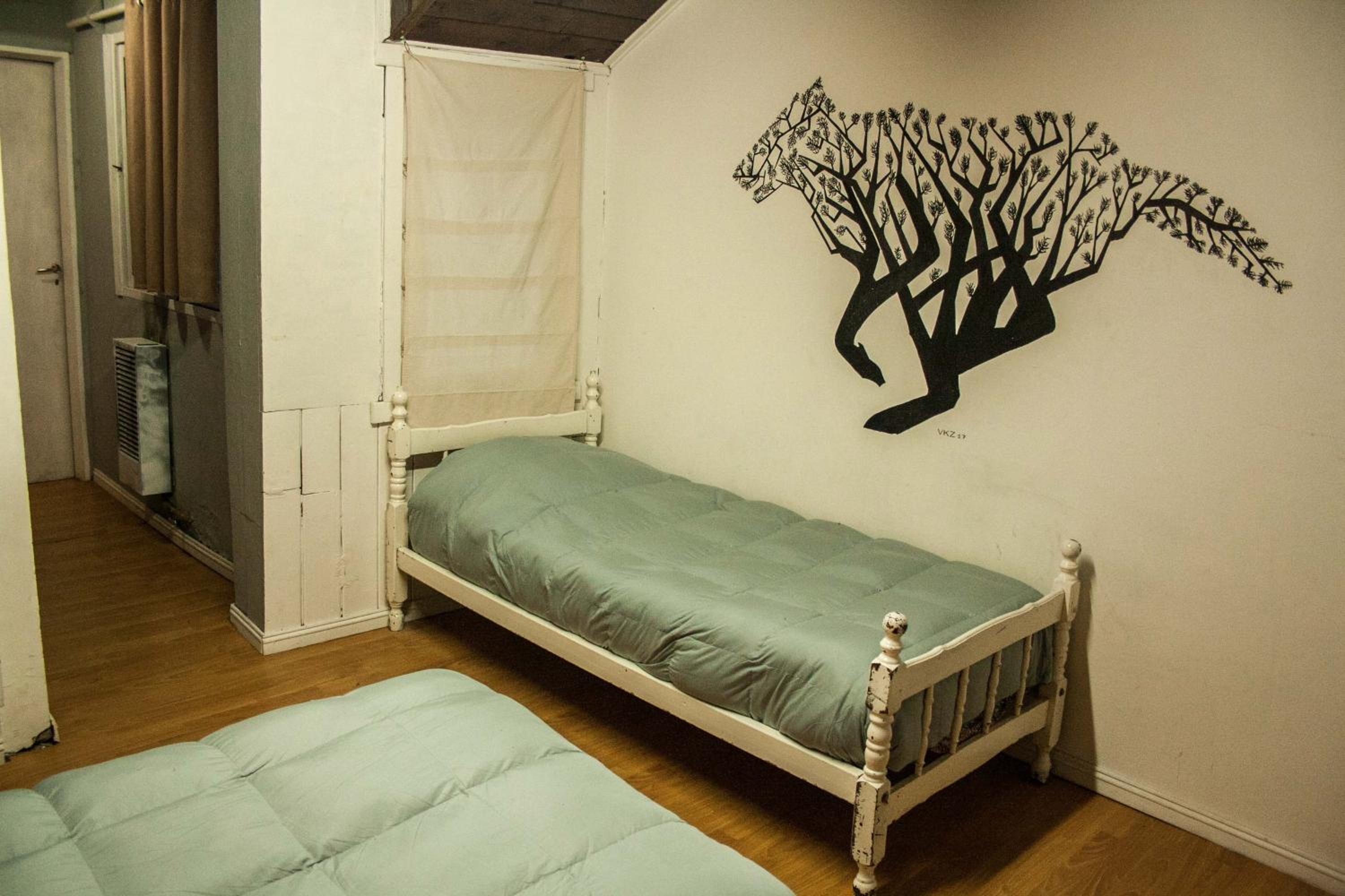 Bed in 6-Bed Mixed Dormitory Room photo 1