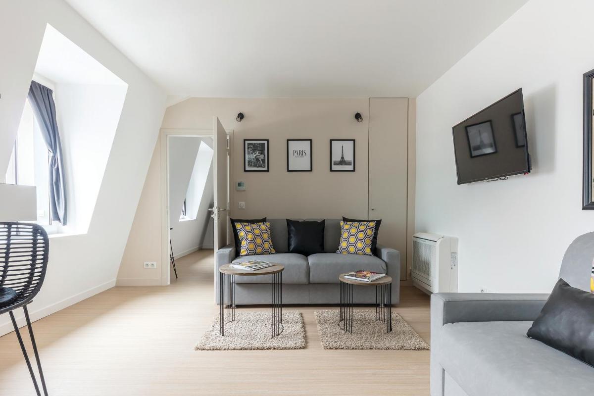 Deluxe Apartment