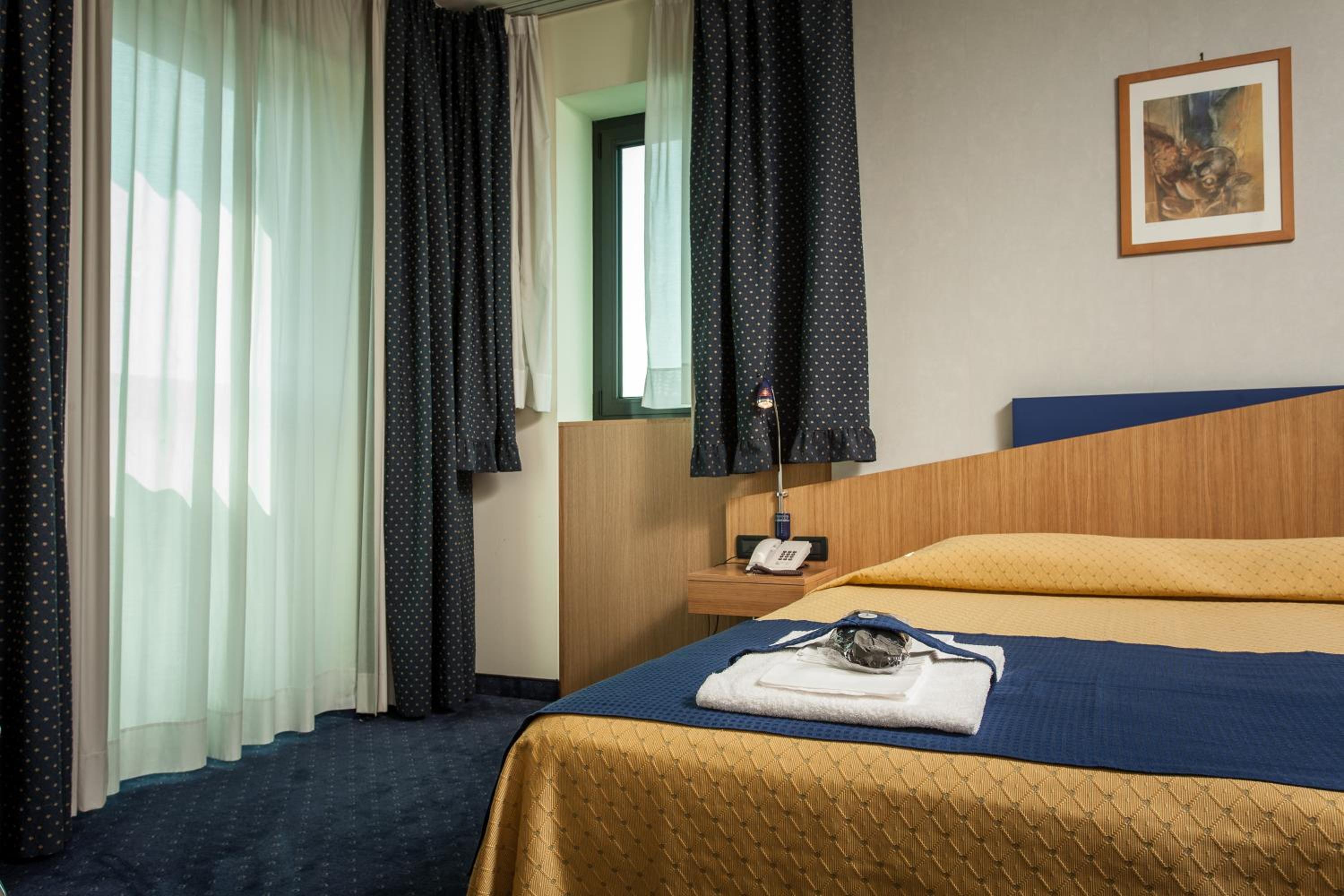 Double or Twin Room photo 2