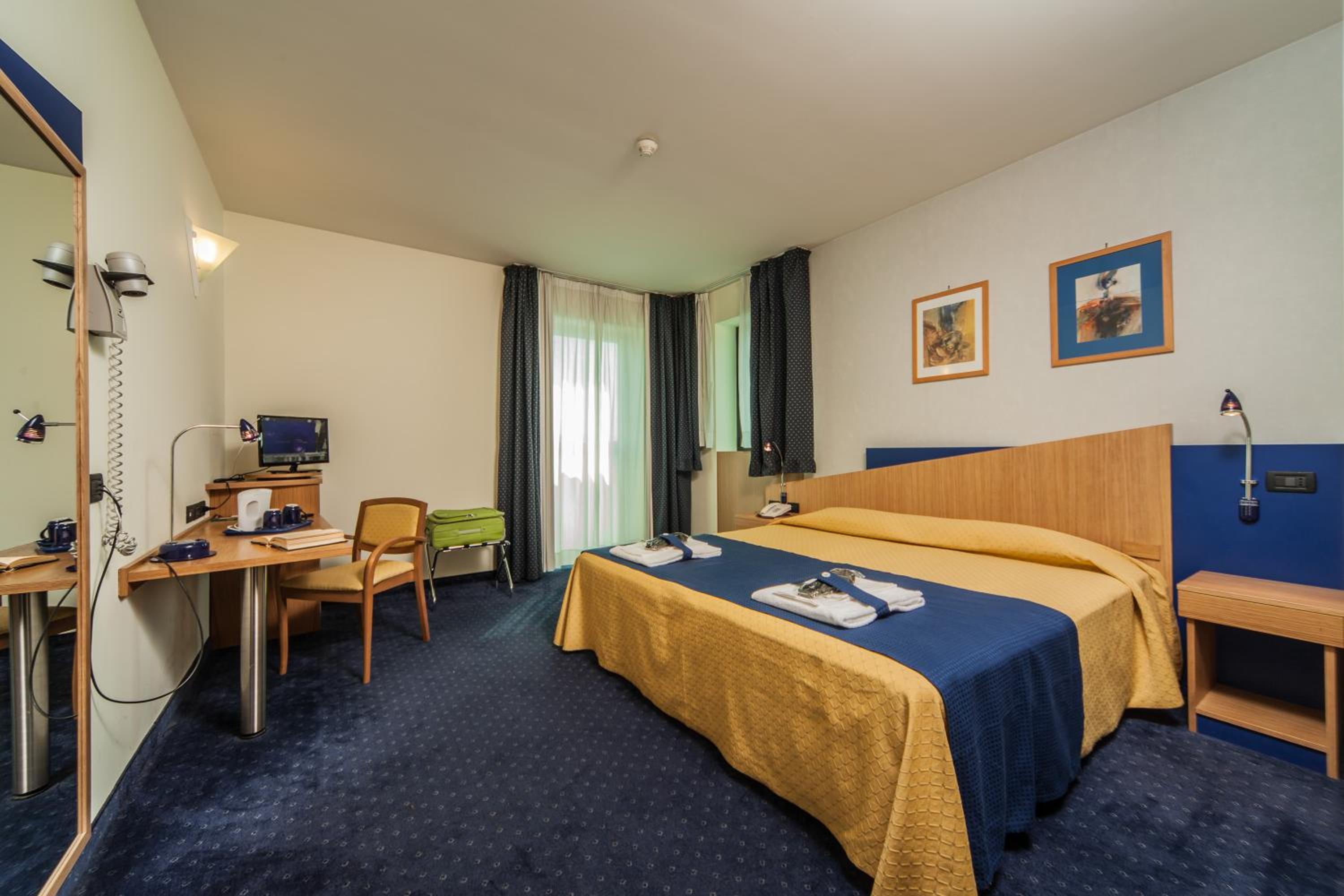 Double or Twin Room photo 1