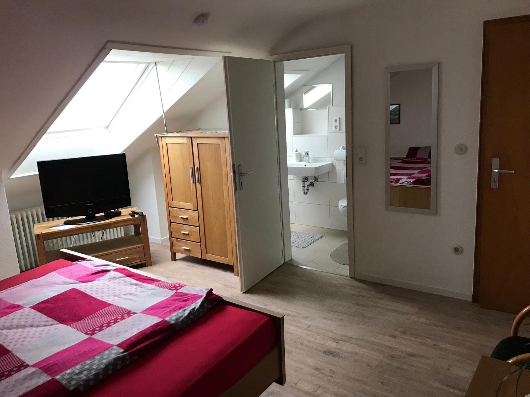 Double Room with Private Bathroom photo 2