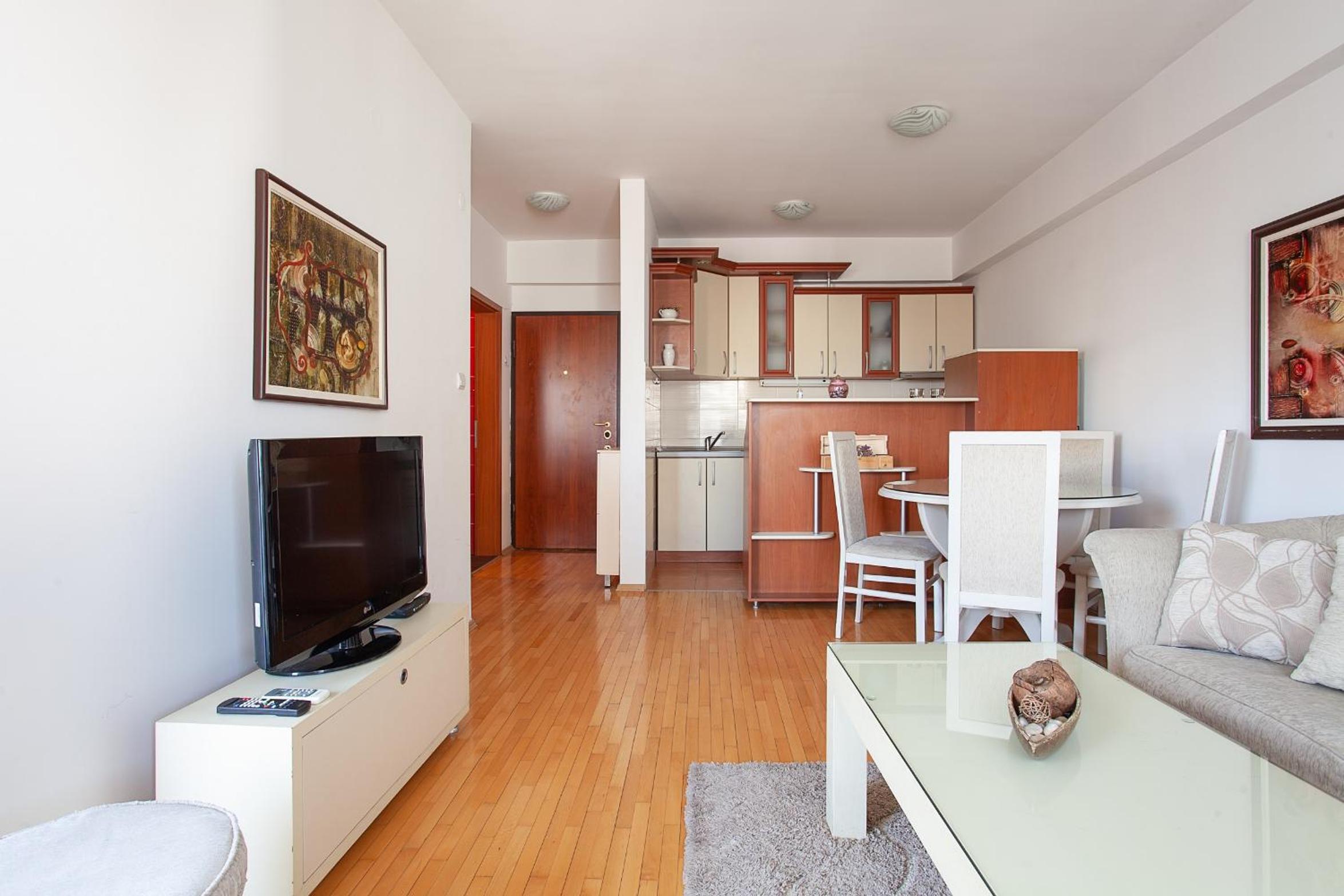 Apartment With Balcony photo 3
