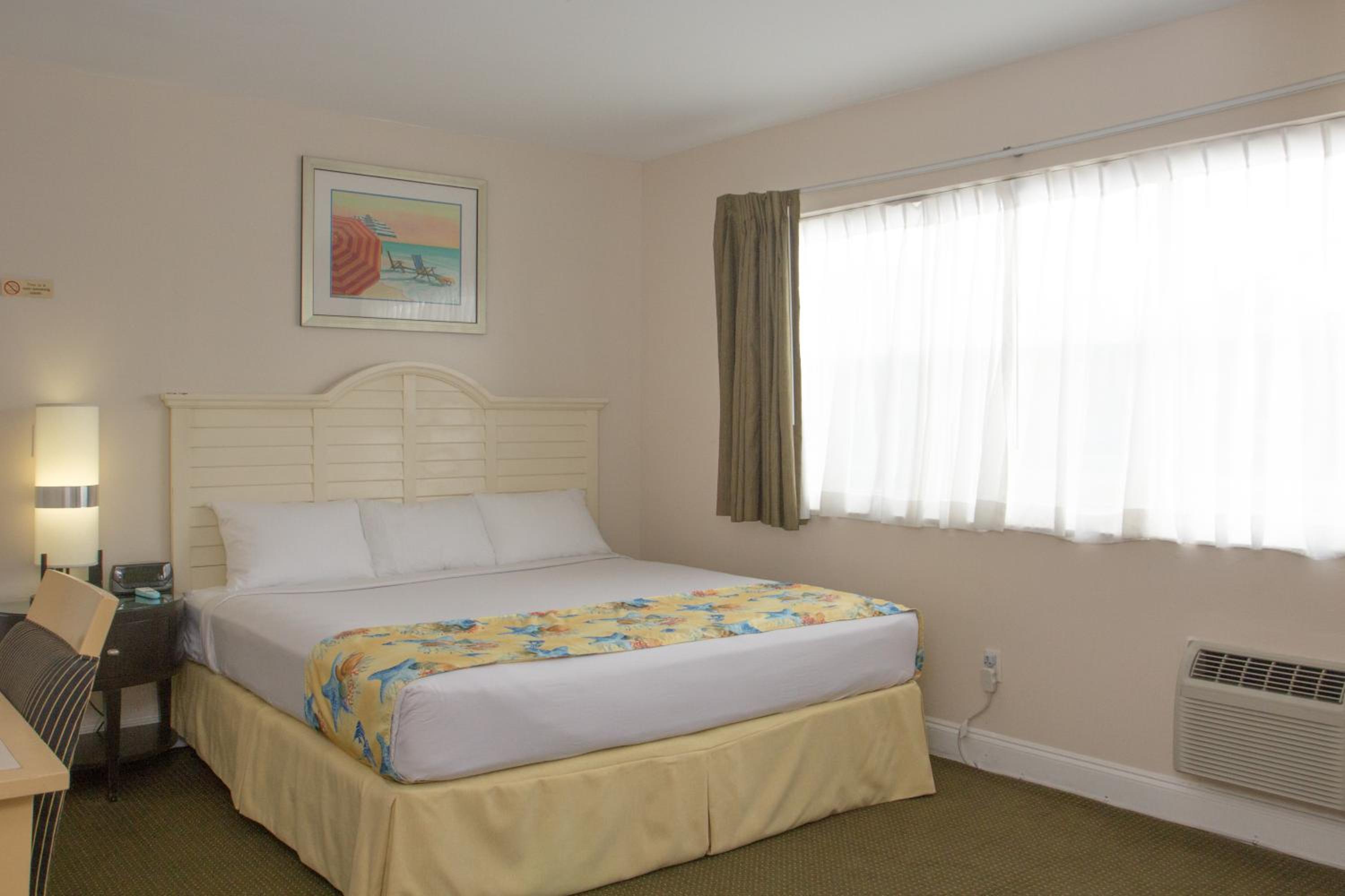 Superior King with Kitchenette- Free Parking - Photo 8