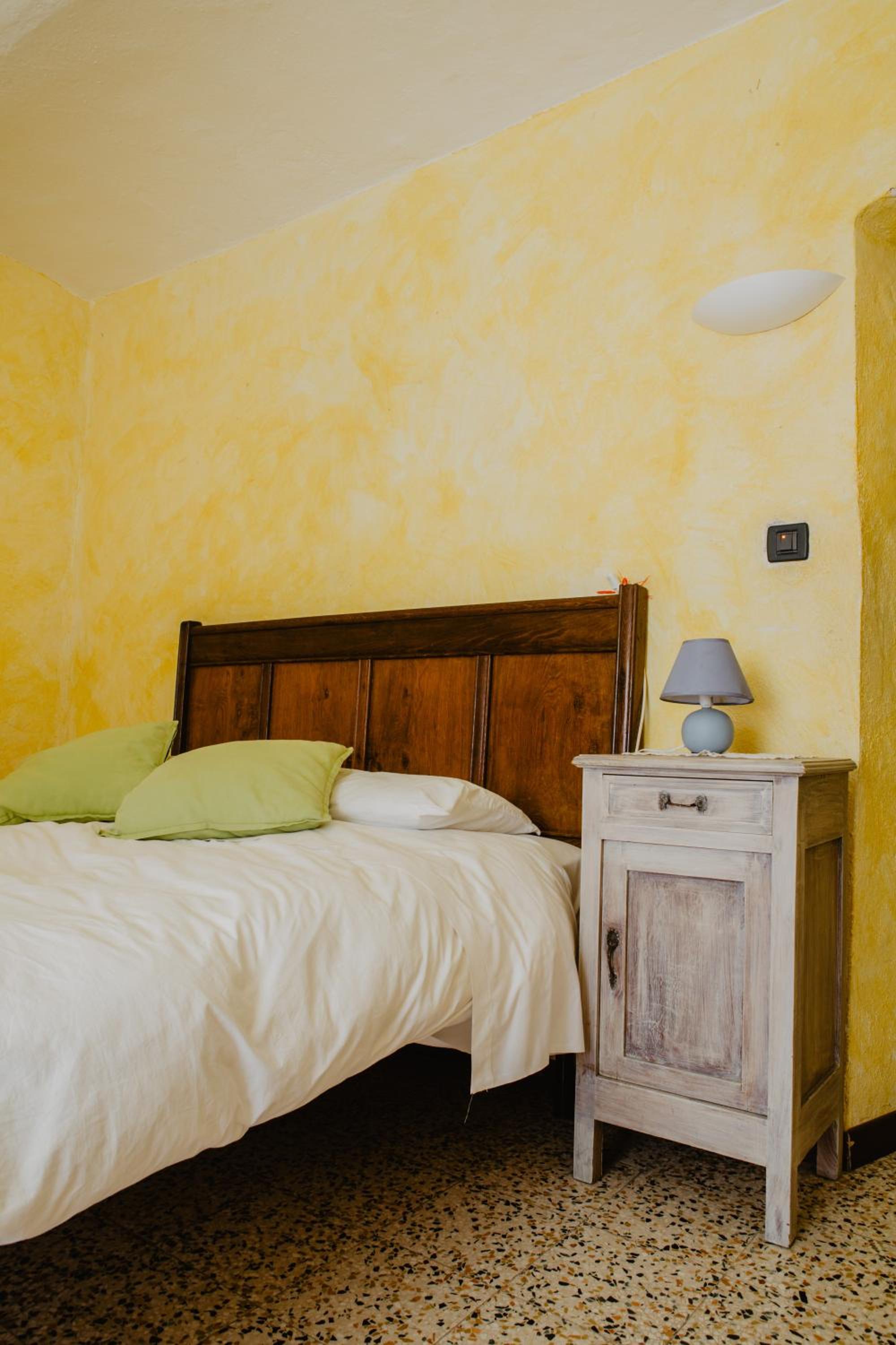 Quadruple Room with Private Bathroom photo 2