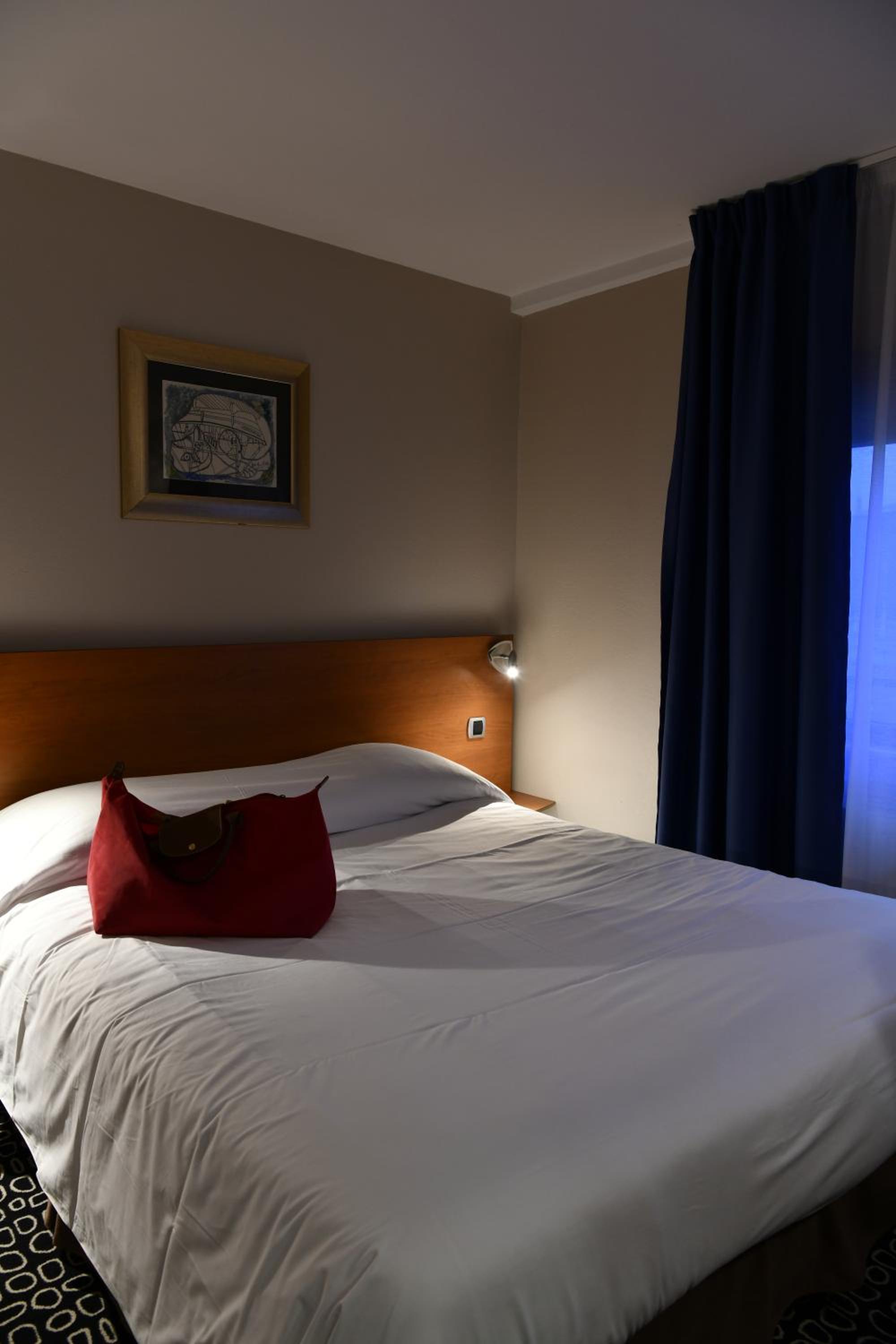 Double Room - Photo 10
