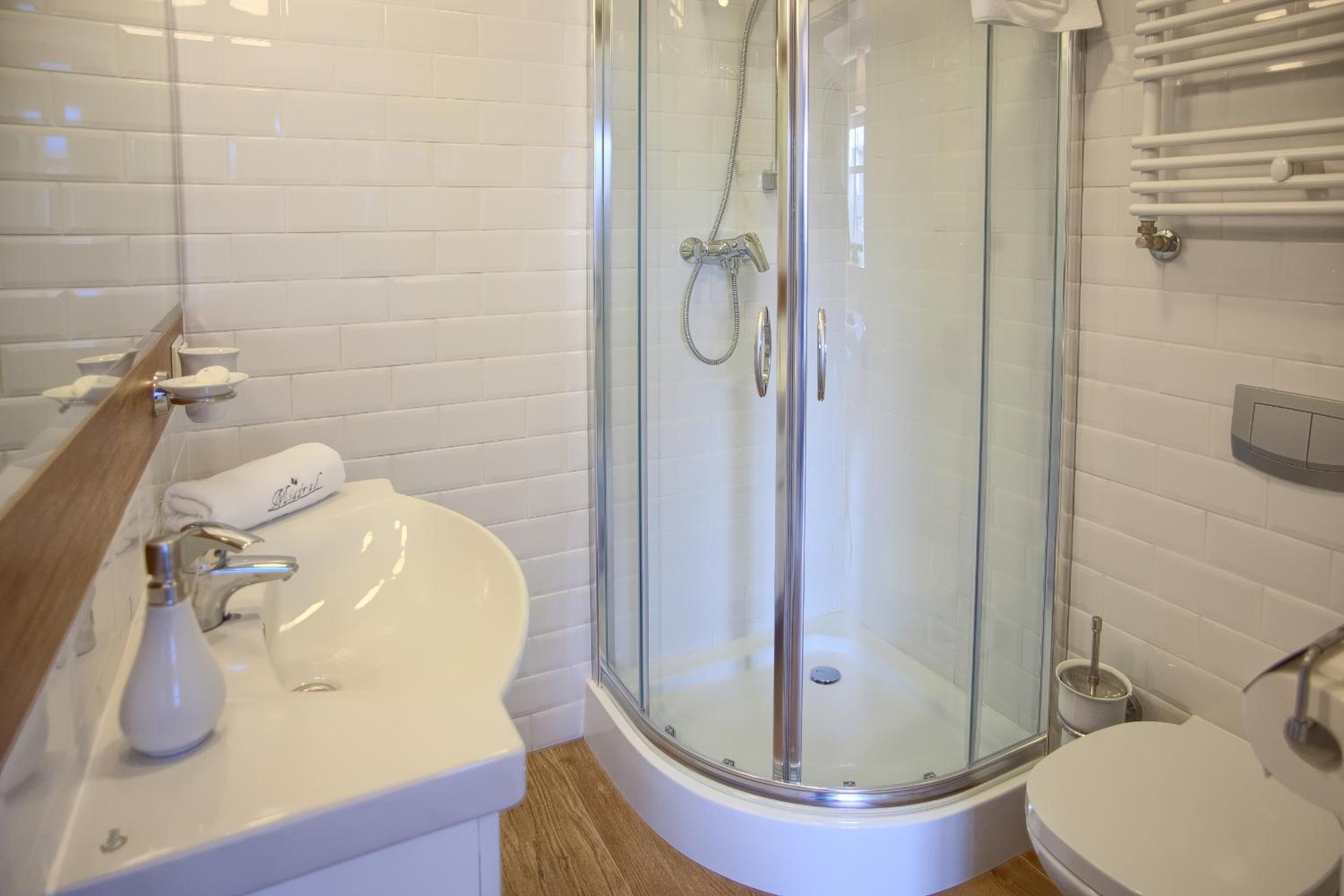 Double or Twin Room - Photo 7
