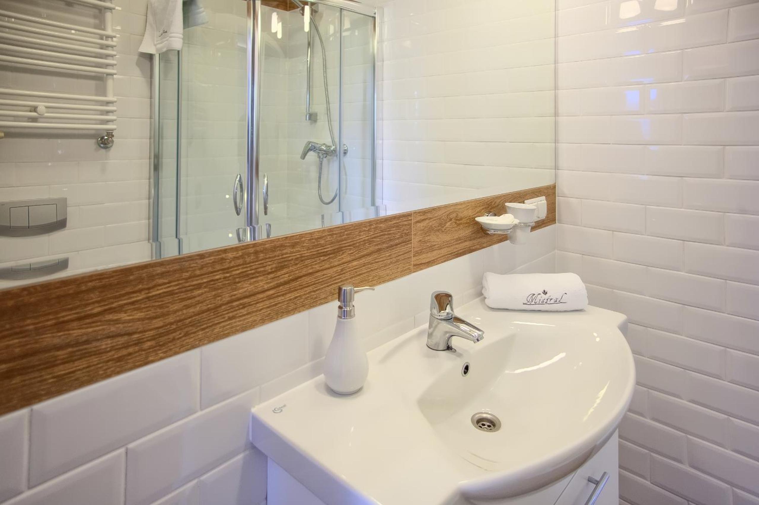 Double or Twin Room - Photo 2