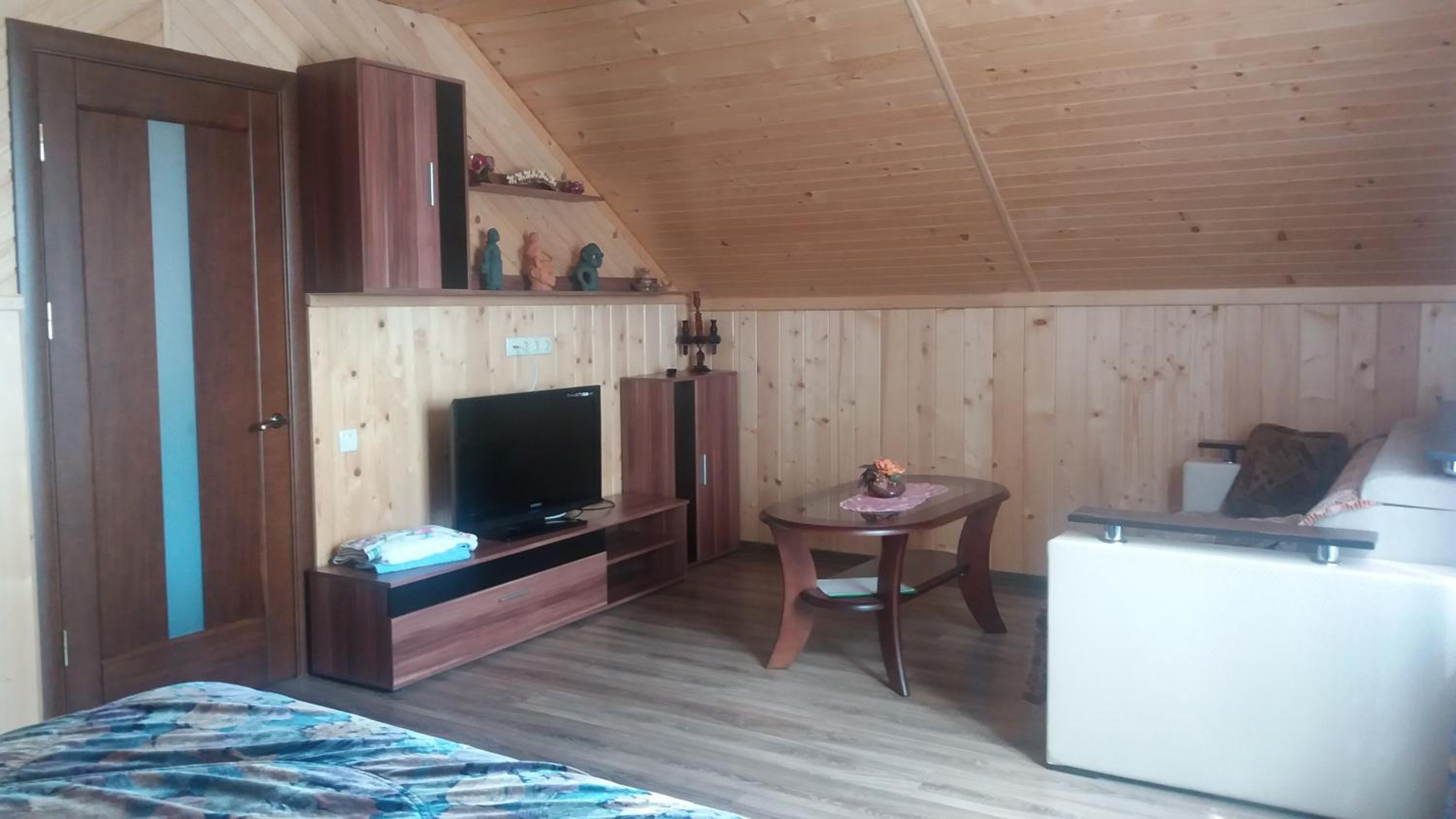 King Suite with Balcony photo 2