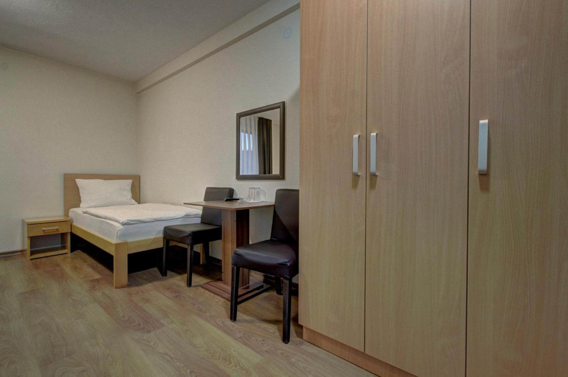 Triple Room - Photo 7