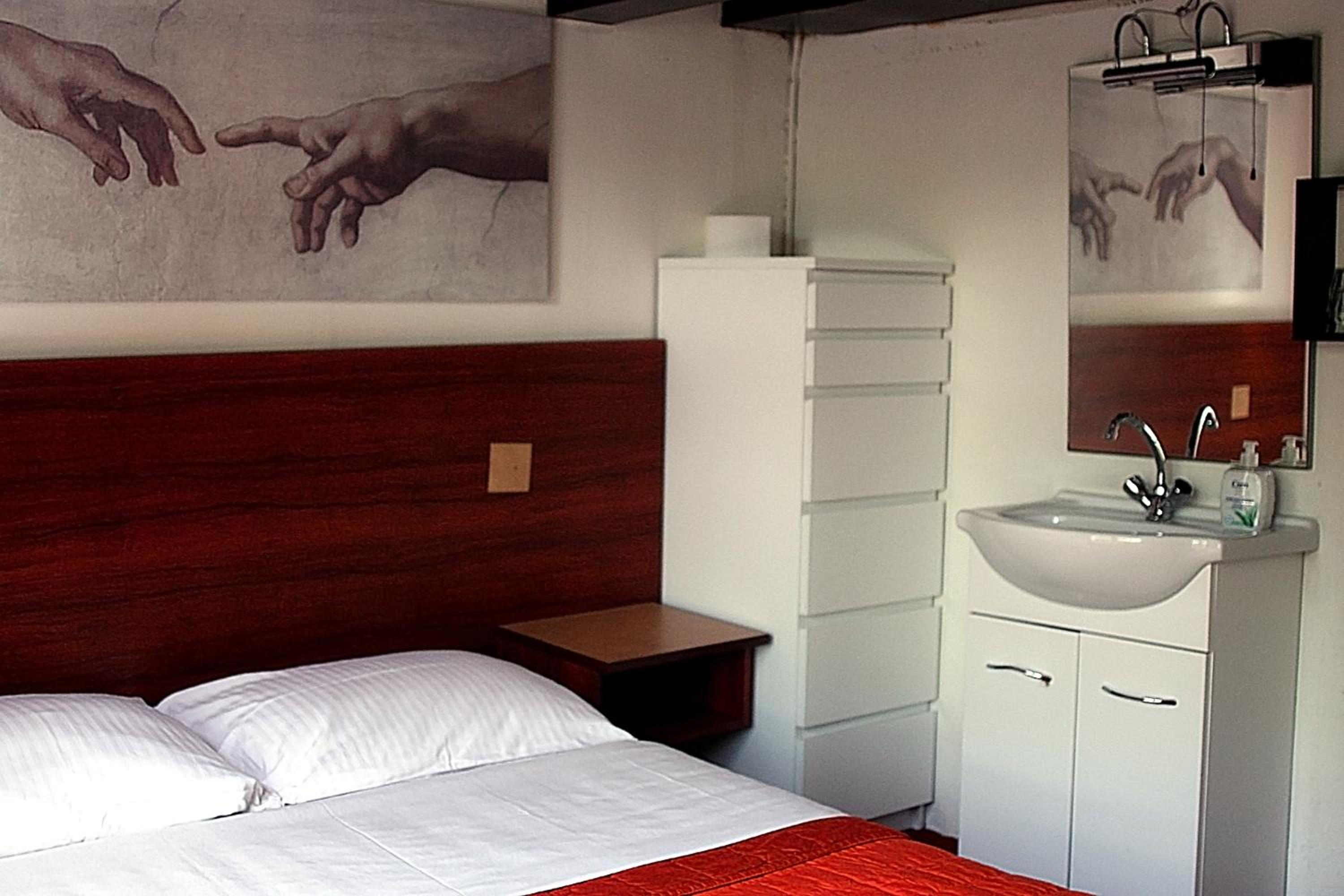Double Room with Shared Facilities photo 2