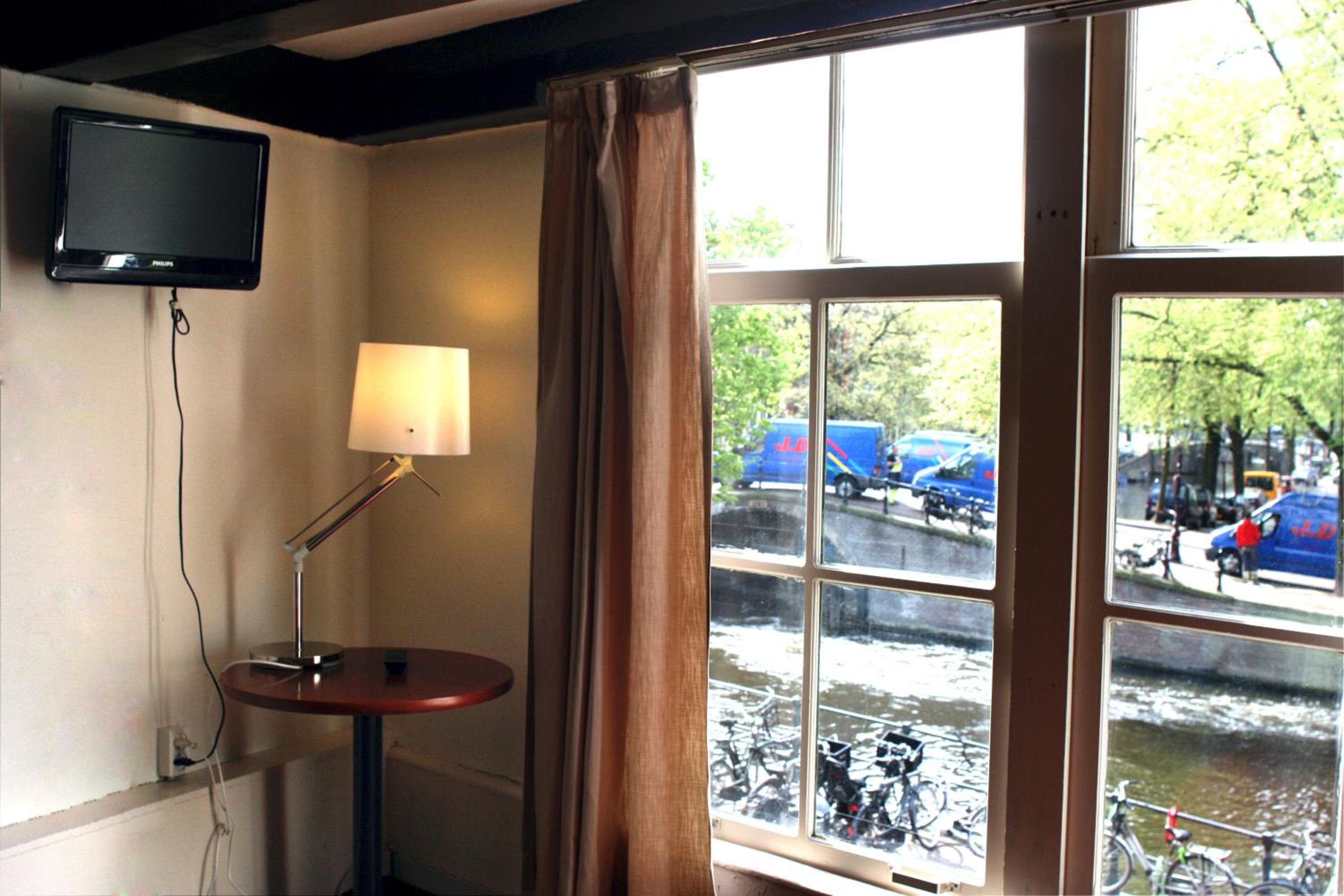 Double Room with Shared Facilities photo 3