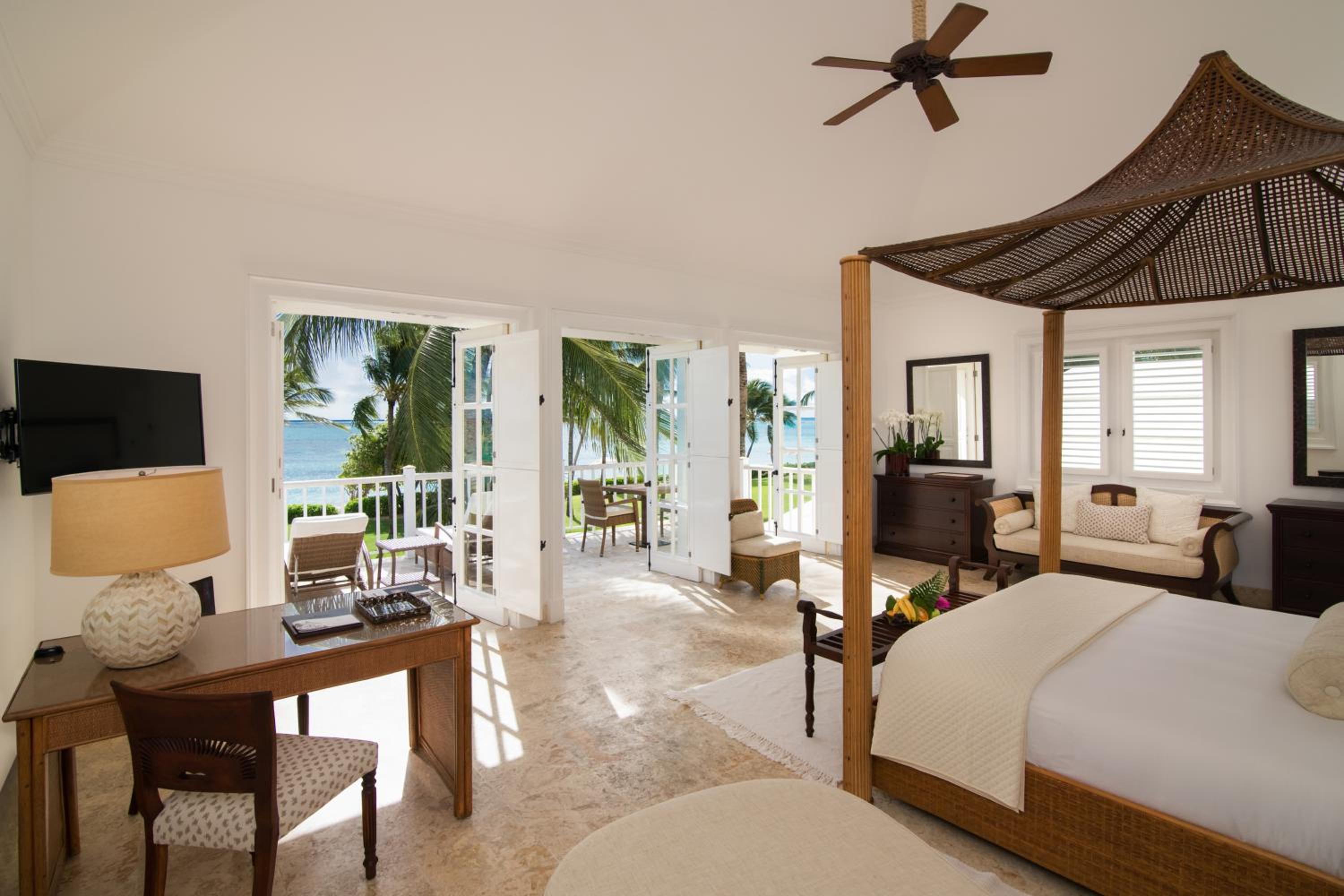 Beach Front Junior Junior Suite (Non Smoking)