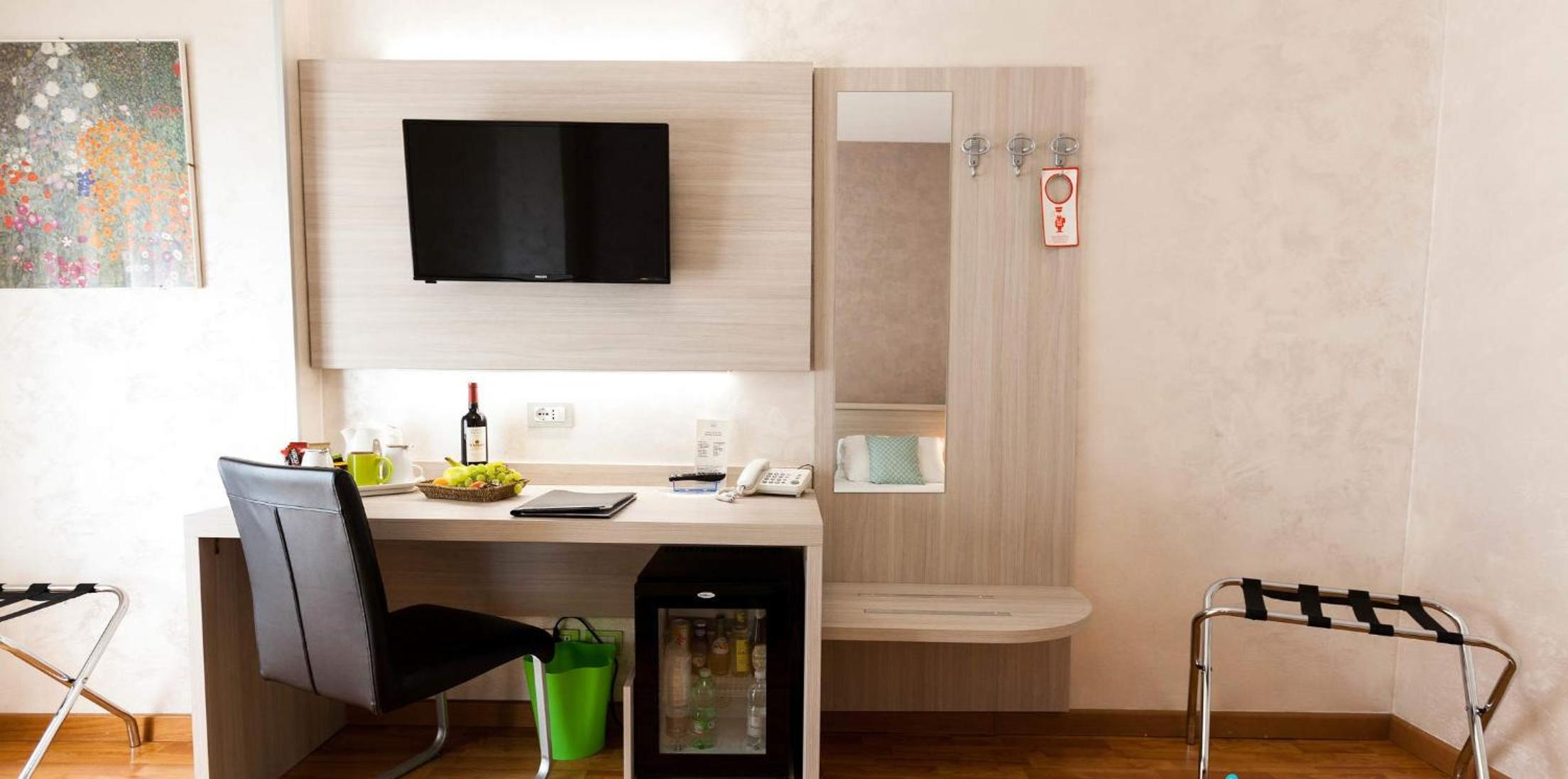 Double or Twin Room - Photo 11