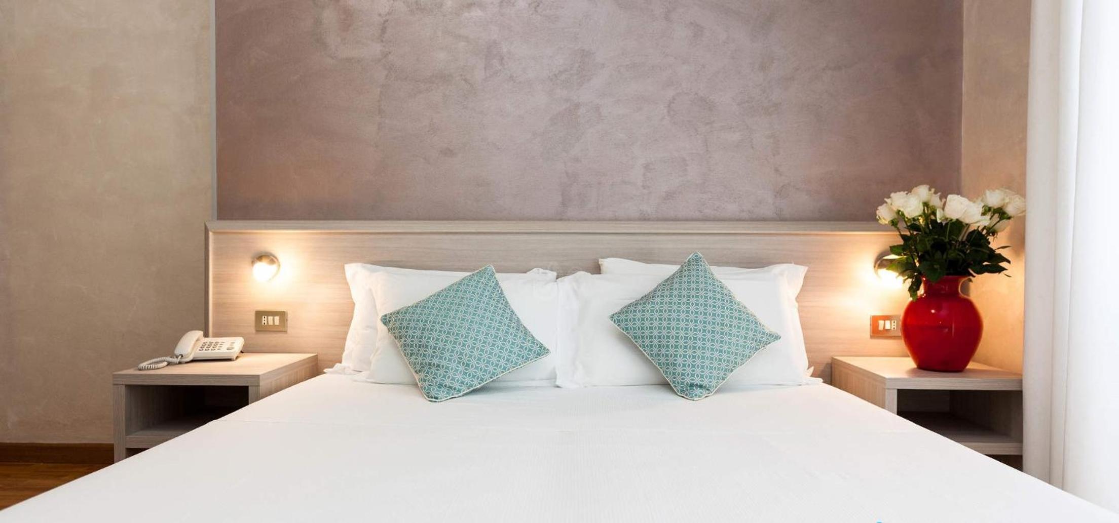 Double or Twin Room - Photo 12