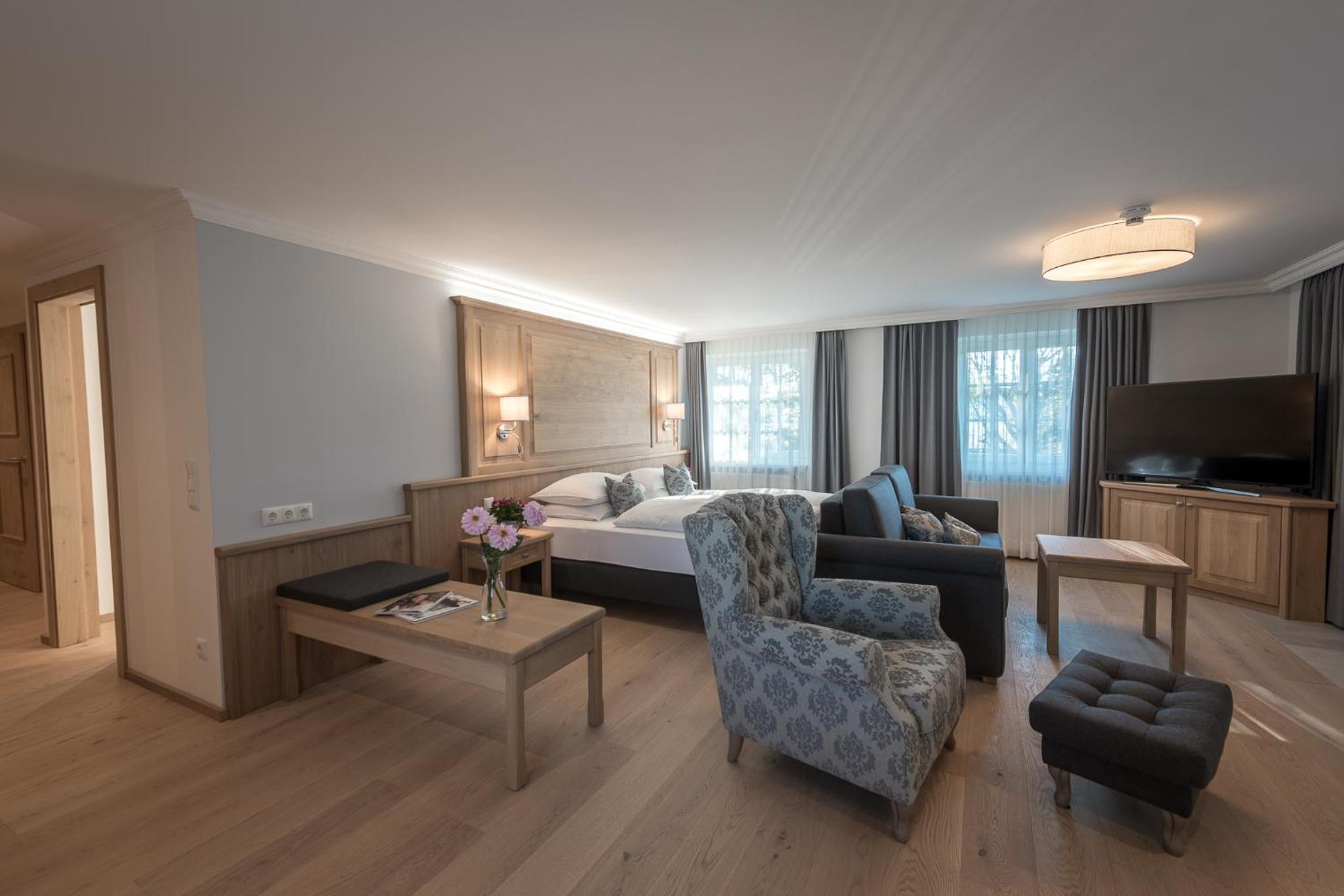 Deluxe Double Room with Bath photo 1