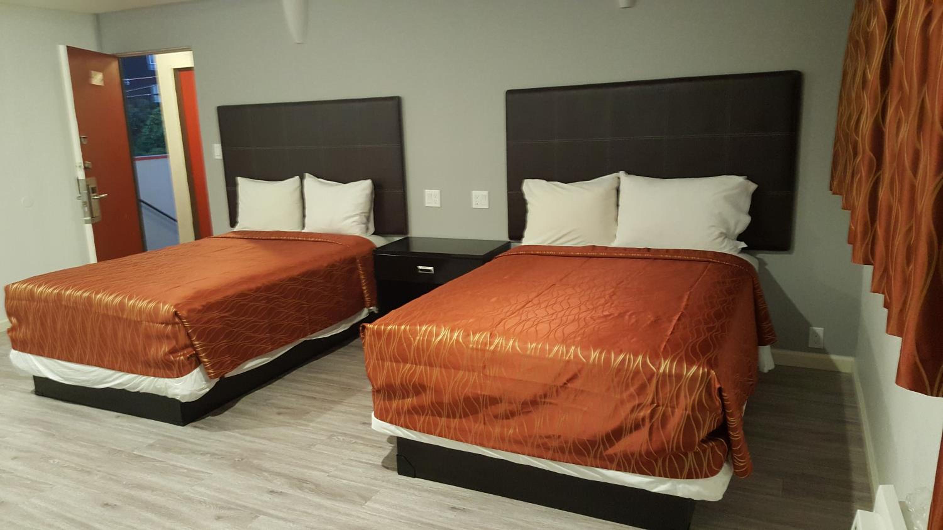 Standard Triple Room photo 2