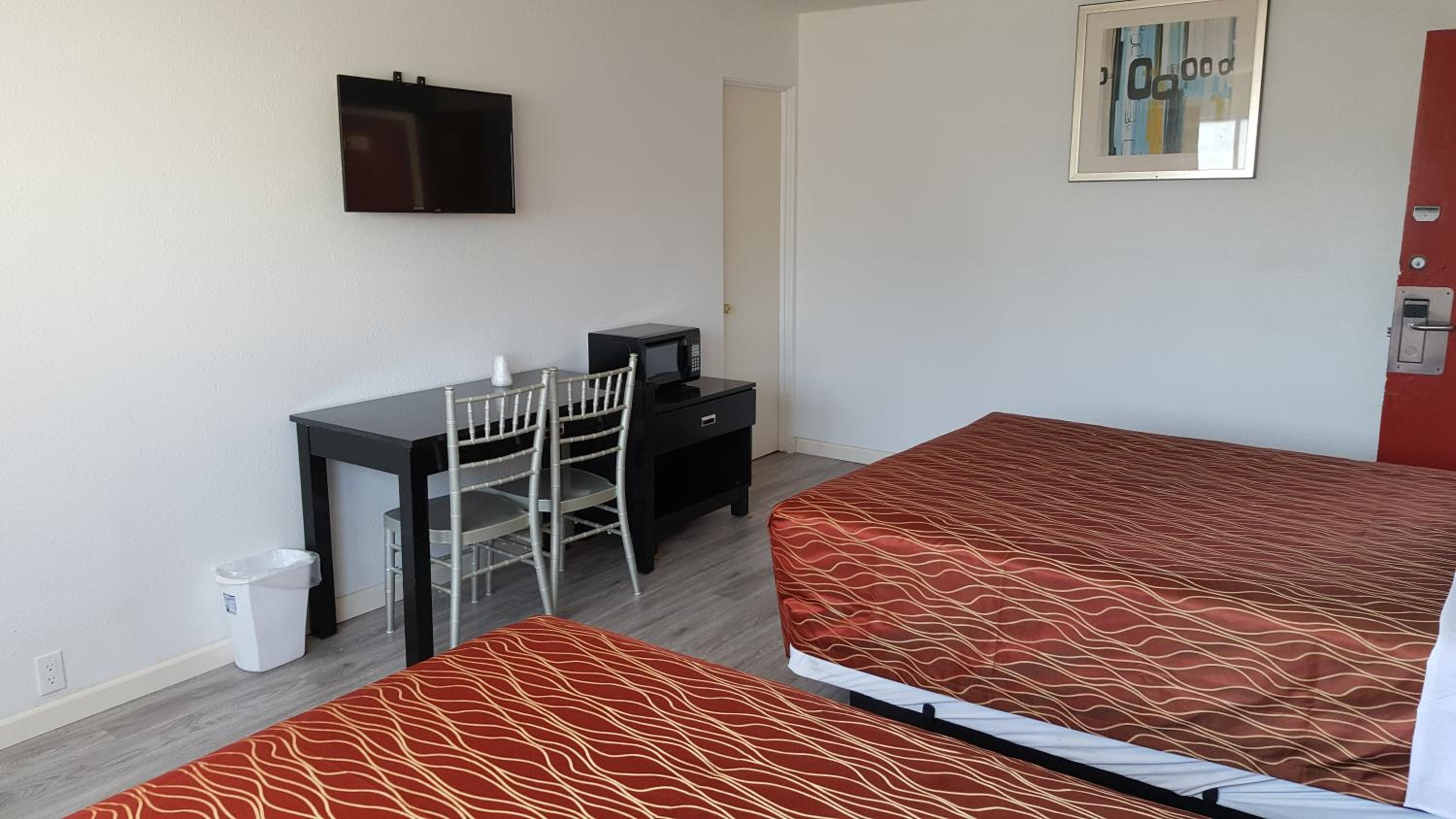 Standard Triple Room photo 3