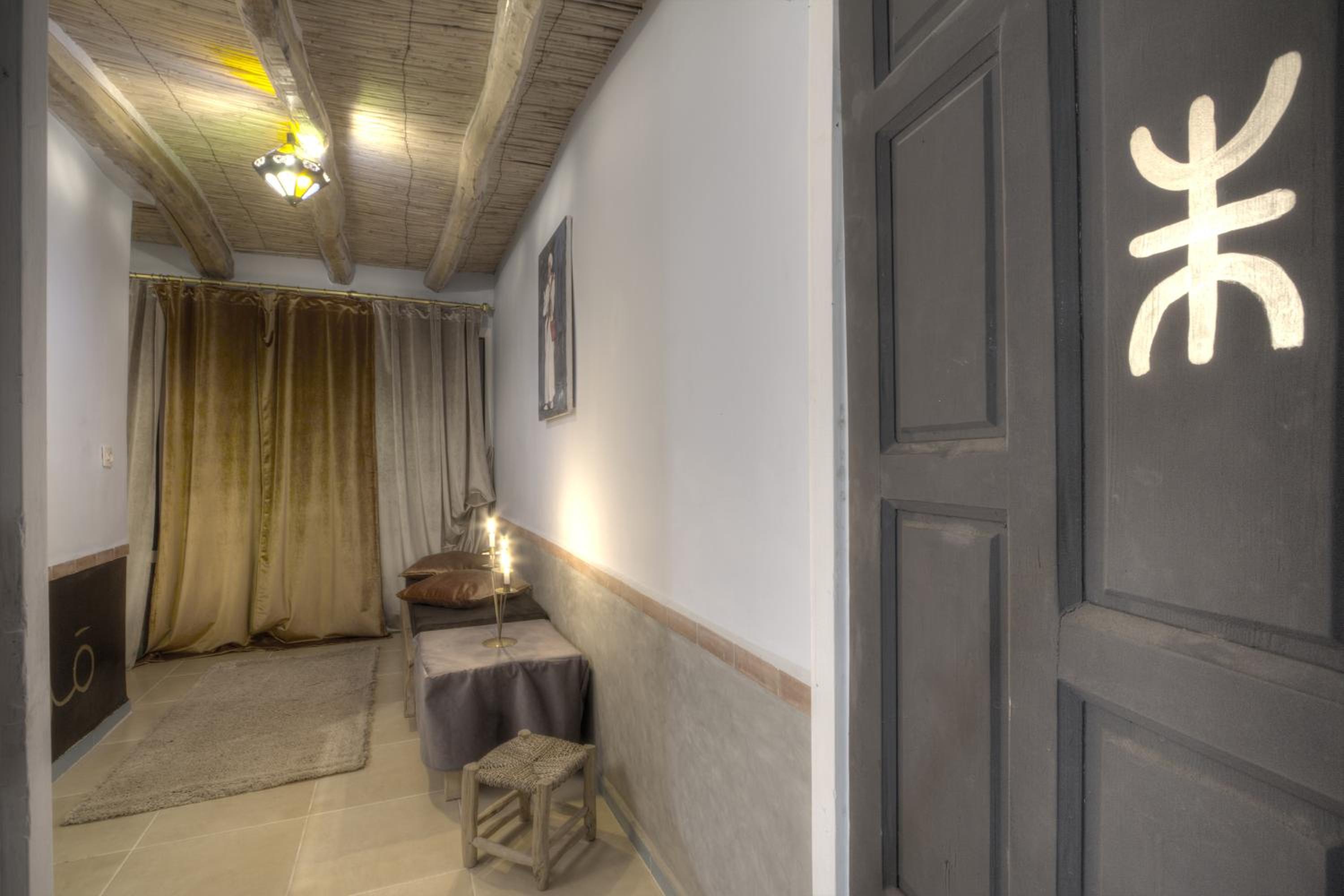 Deluxe Suite - Photo 1