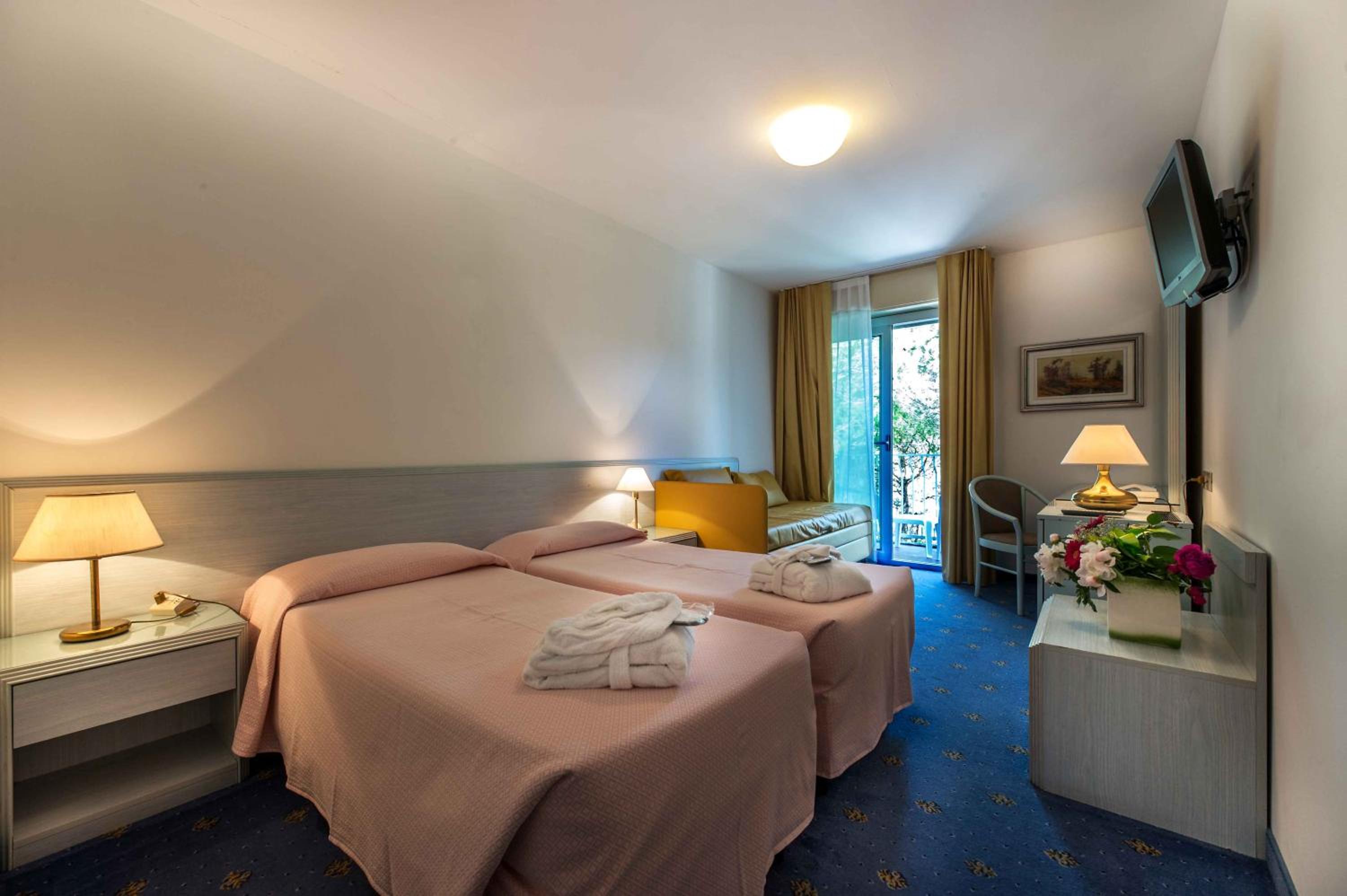 Triple Room with Two Terraces photo 3