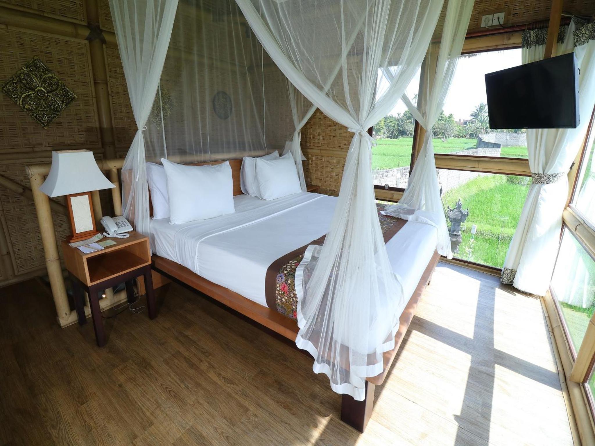 One-Bedroom Bamboo House with Ricefield View