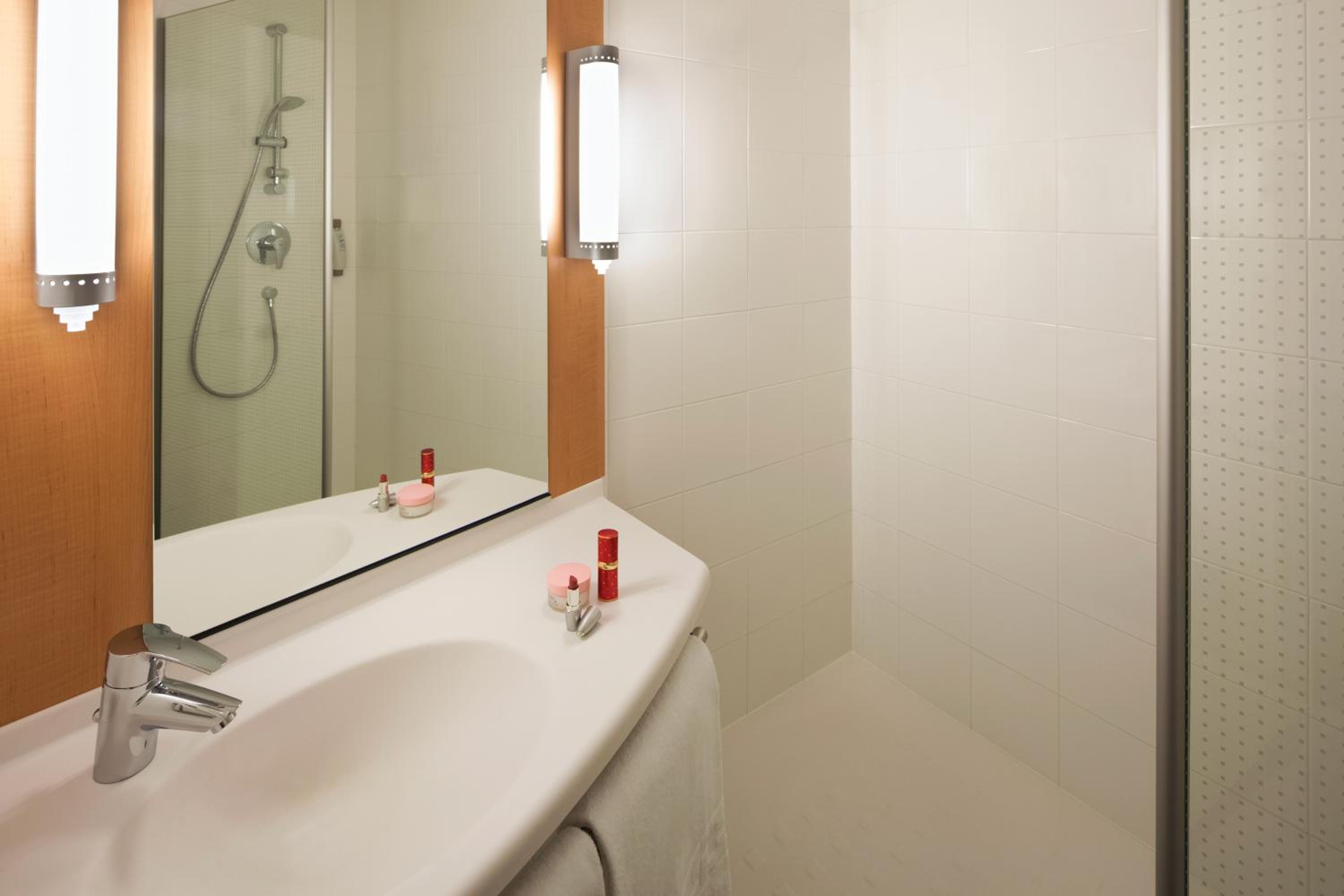 Double Room - Photo 2