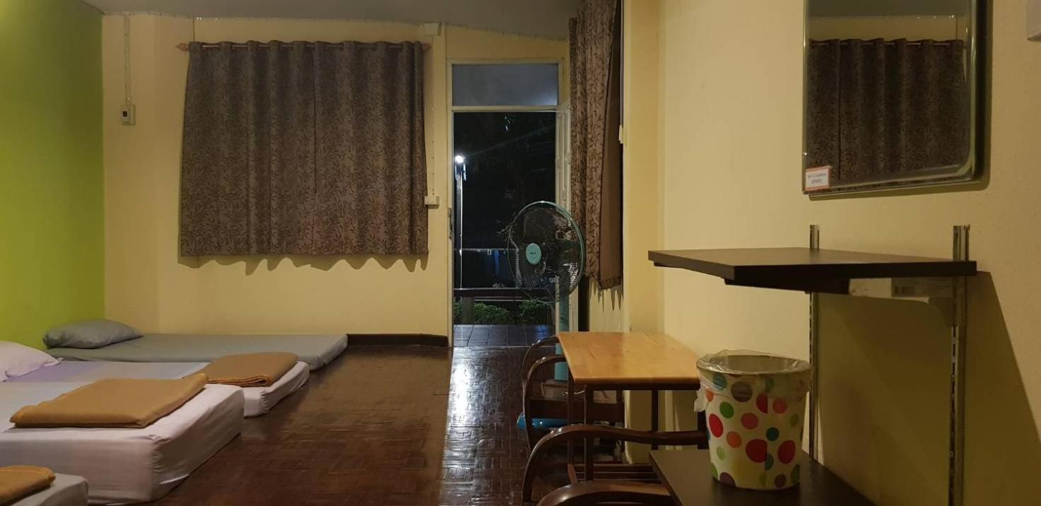 Family Room with Fan - Photo 1