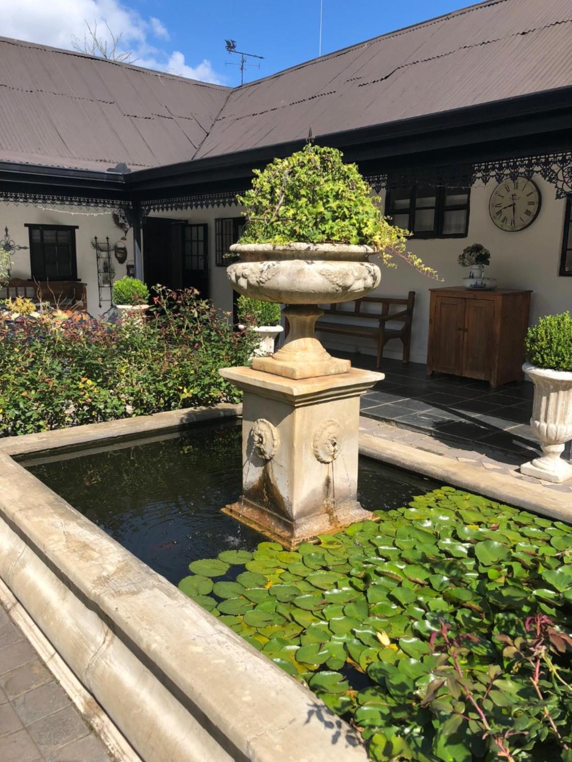 Double or Twin Room with Courtyard View photo 2