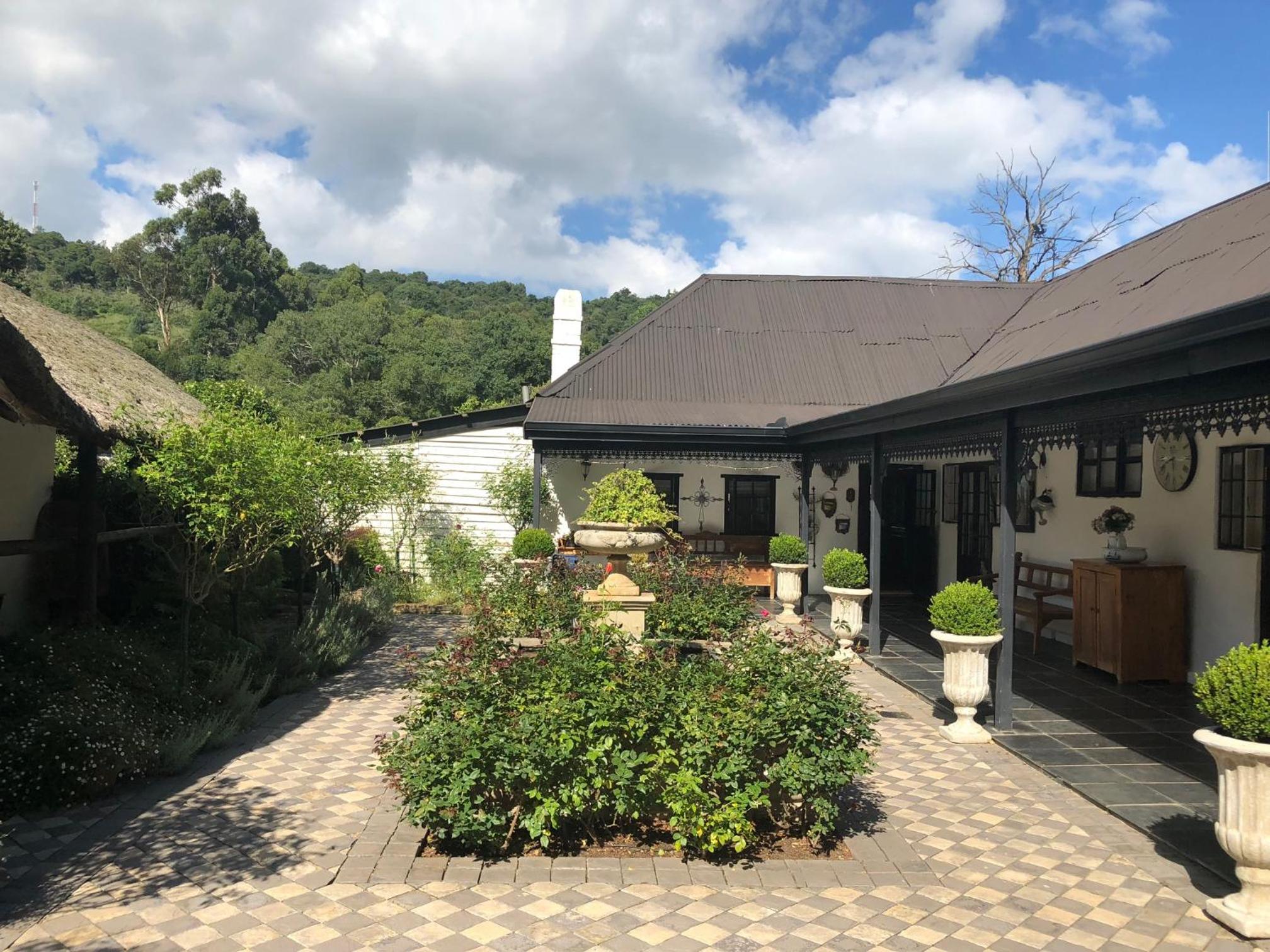 Double or Twin Room with Courtyard View photo 3