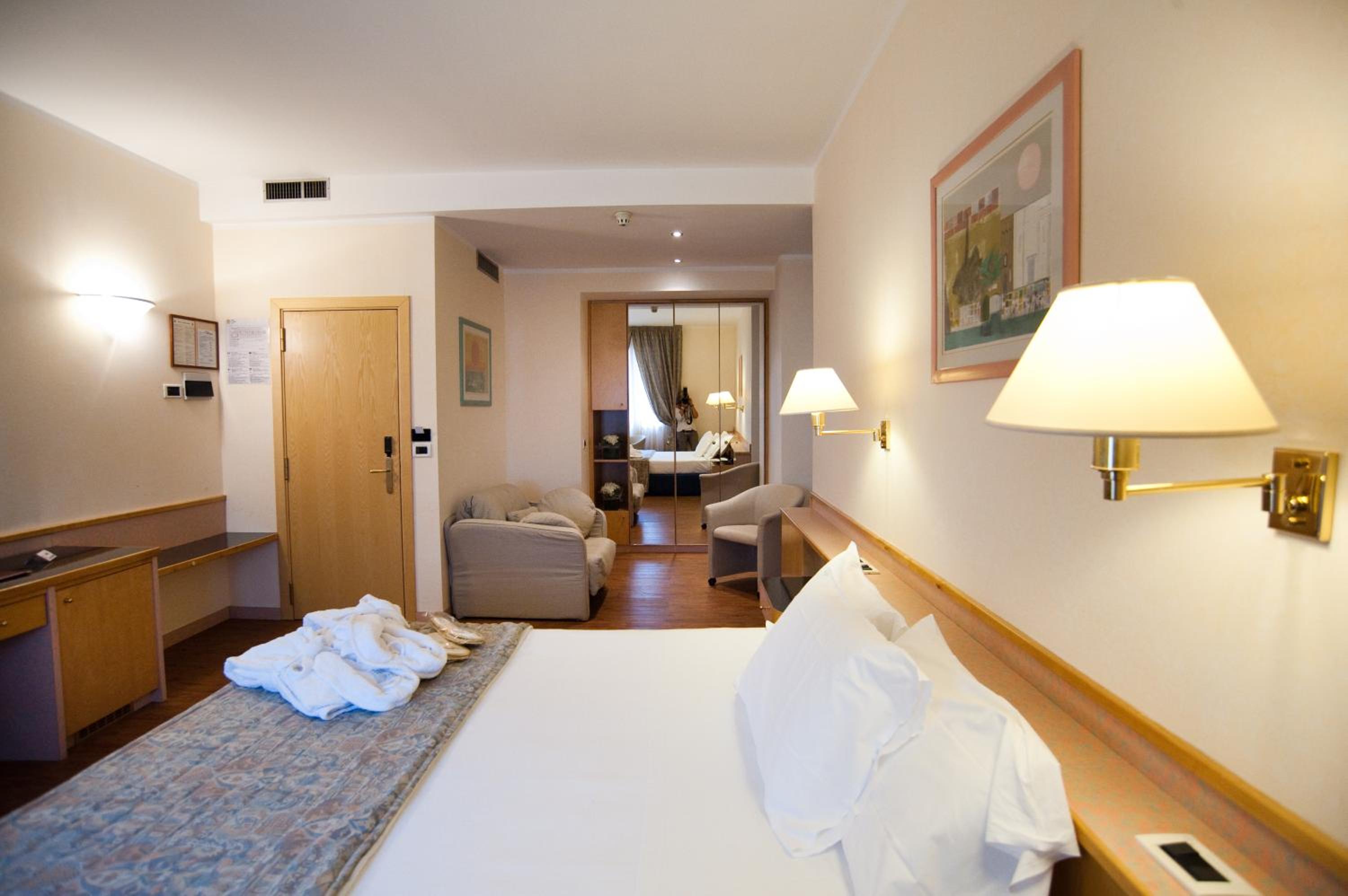 Superior Double Room - Photo 8