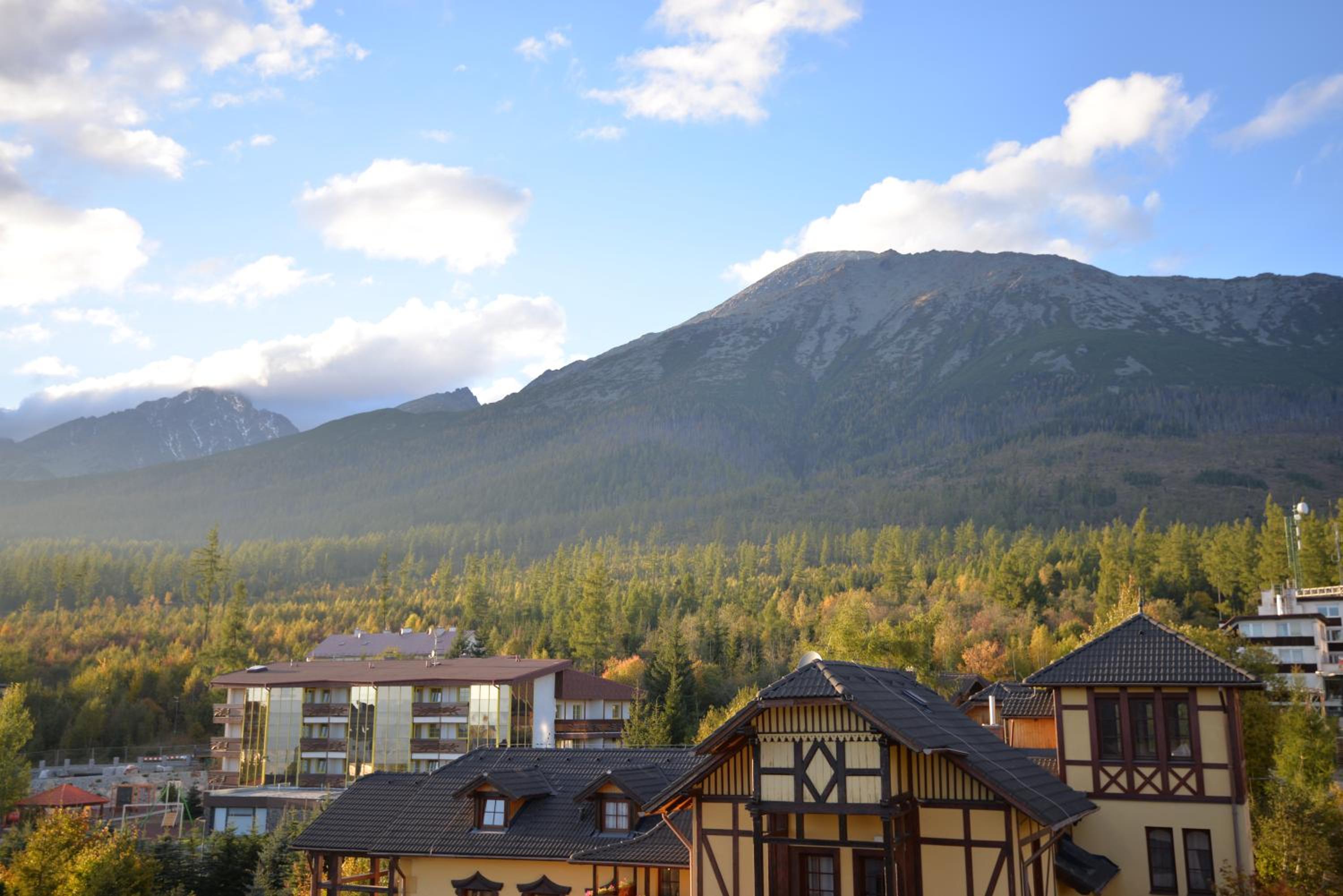 Apartment with Mountain View - Photo 11