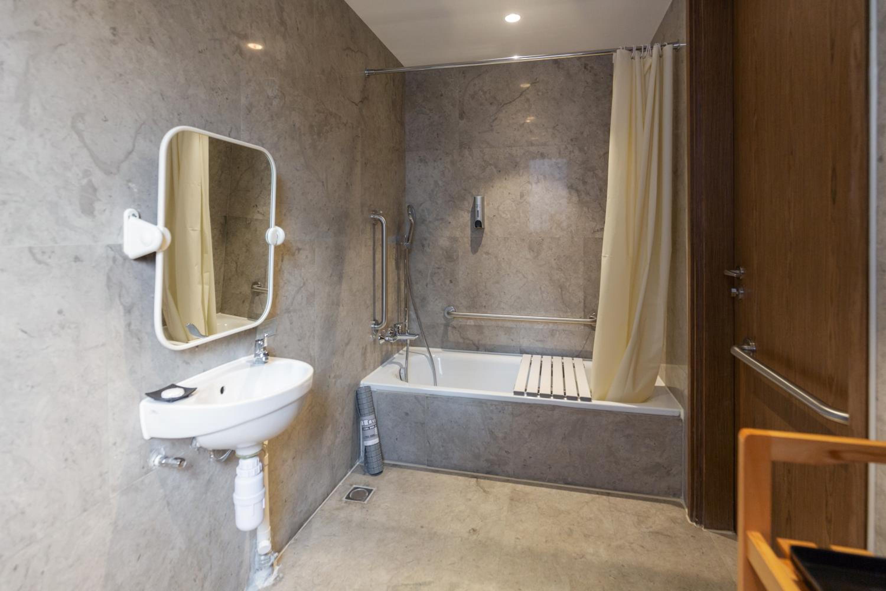 Accessible Superior Double Room photo 3