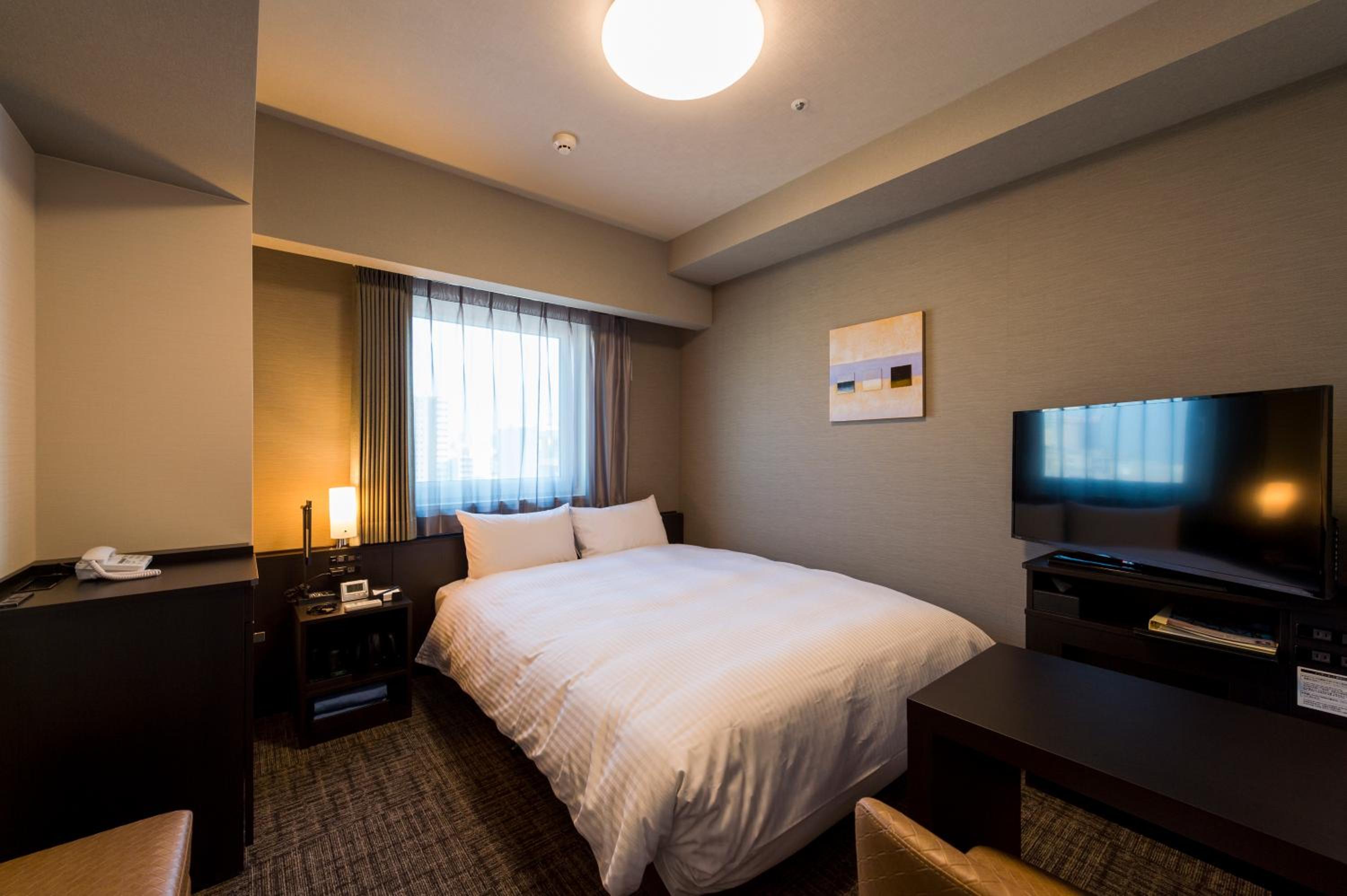 Double Room - Non-Smoking - With Smoking Area on the Floor photo 1