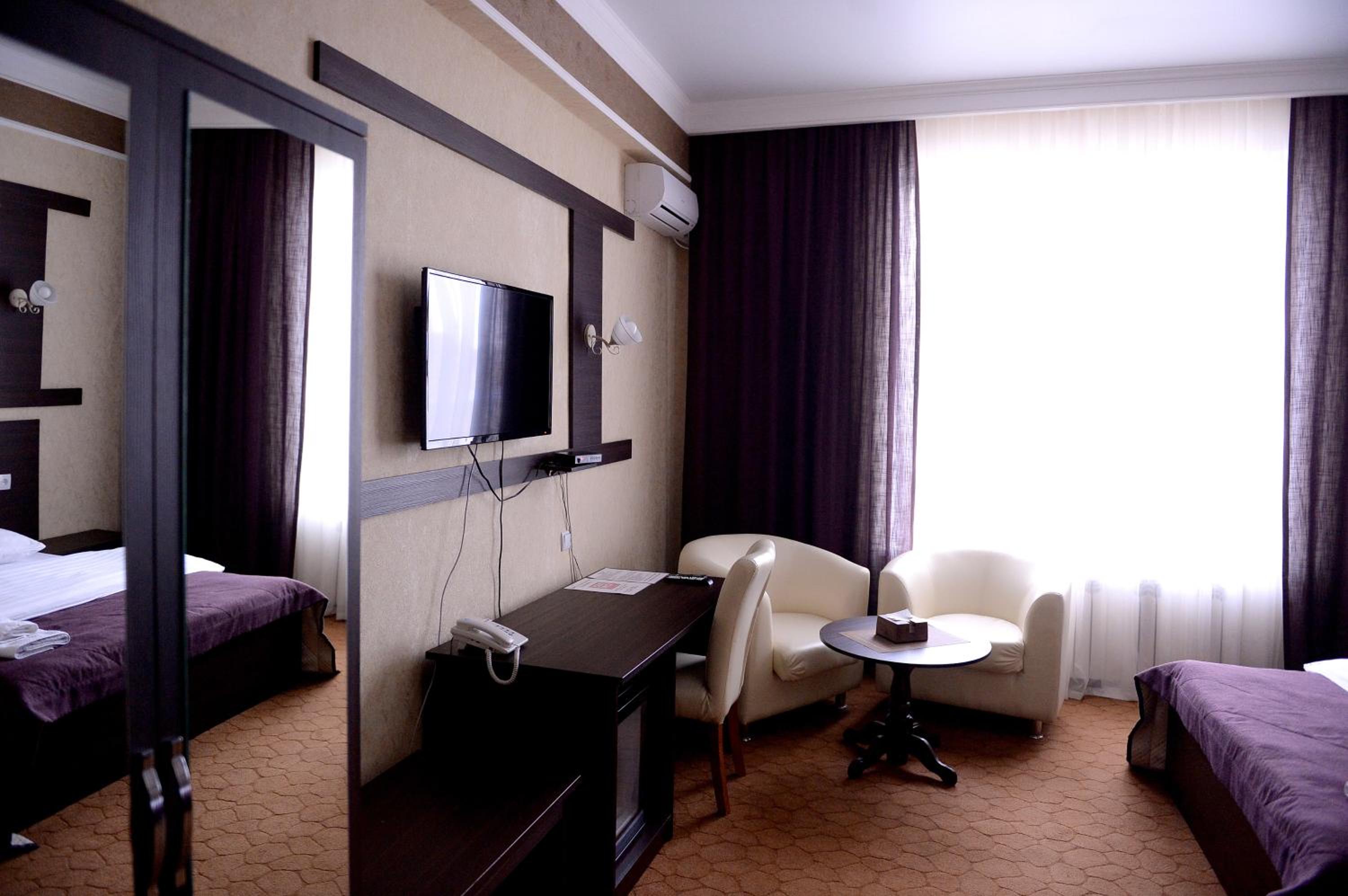 Deluxe Double Room with Shower