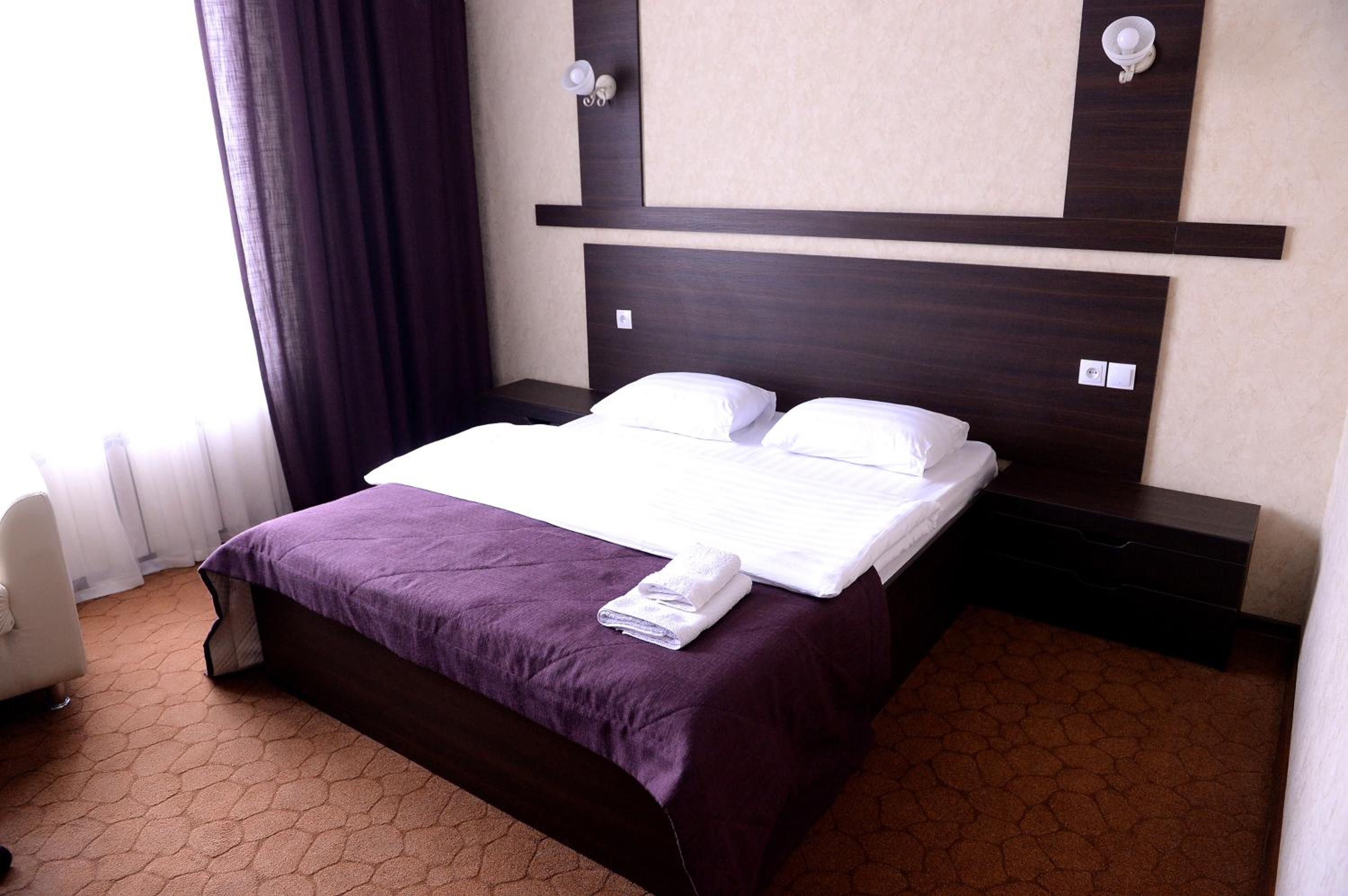 Deluxe Double Room with Shower photo 3