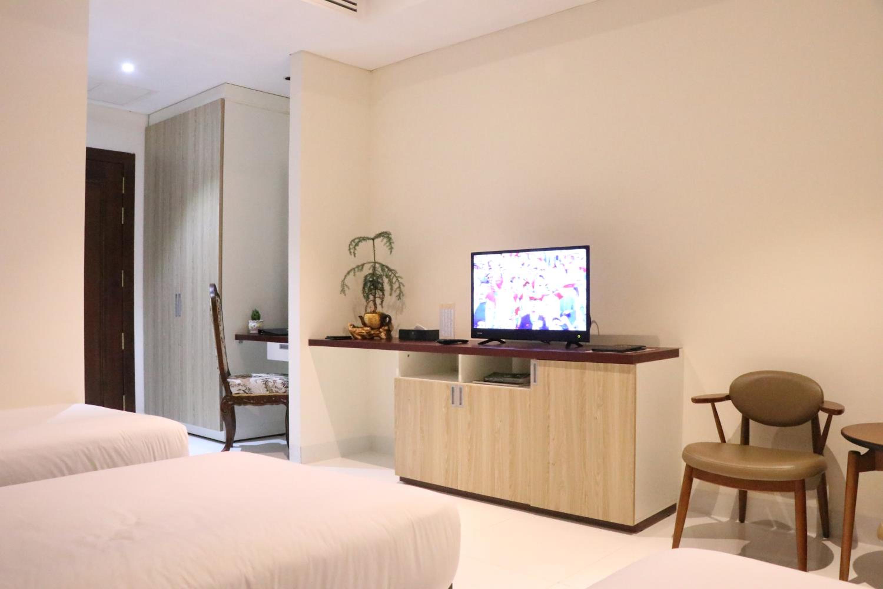Standard Triple Room - No View photo 2