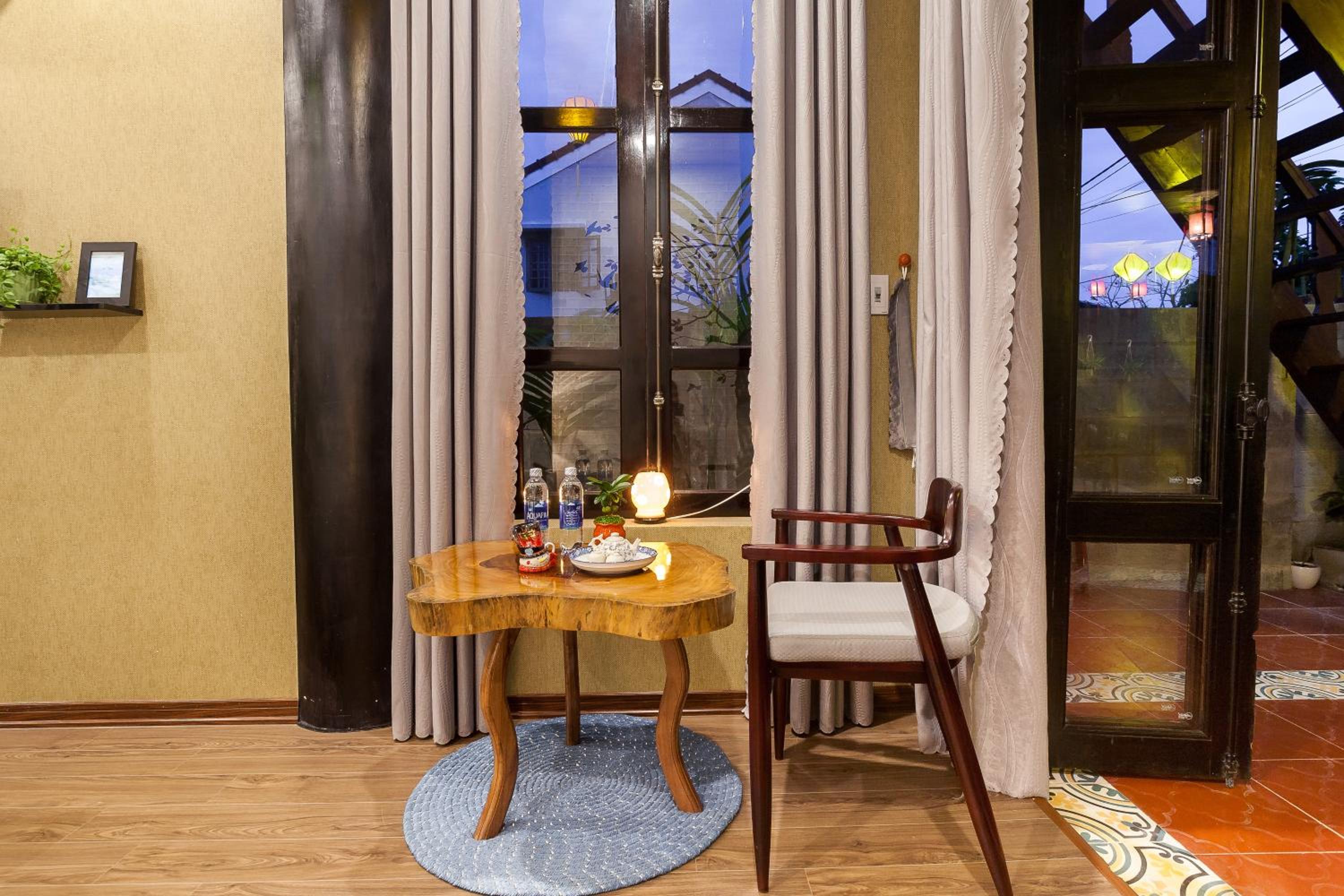 Double Room with Patio - Photo 11