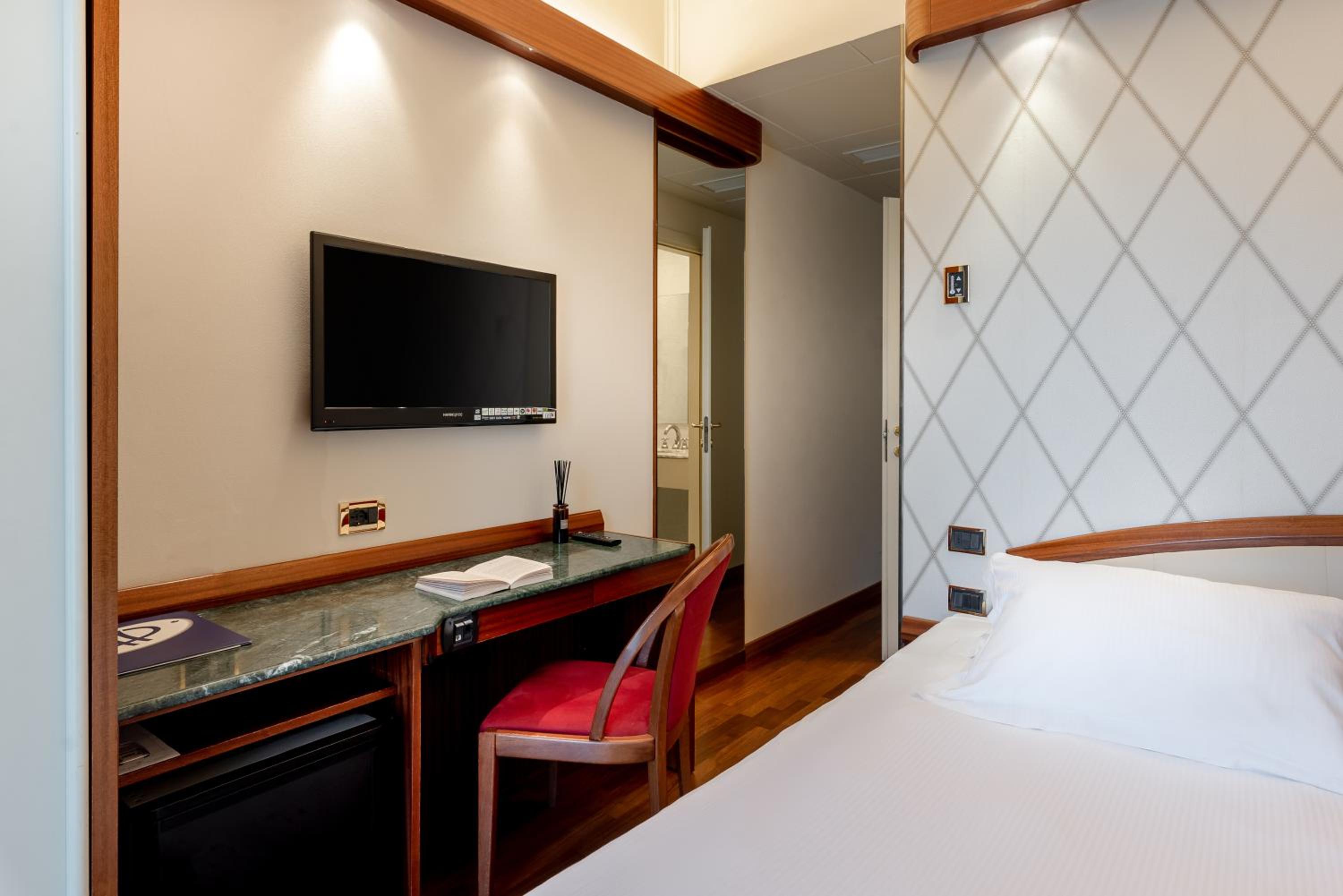 Economy Double Room photo 1