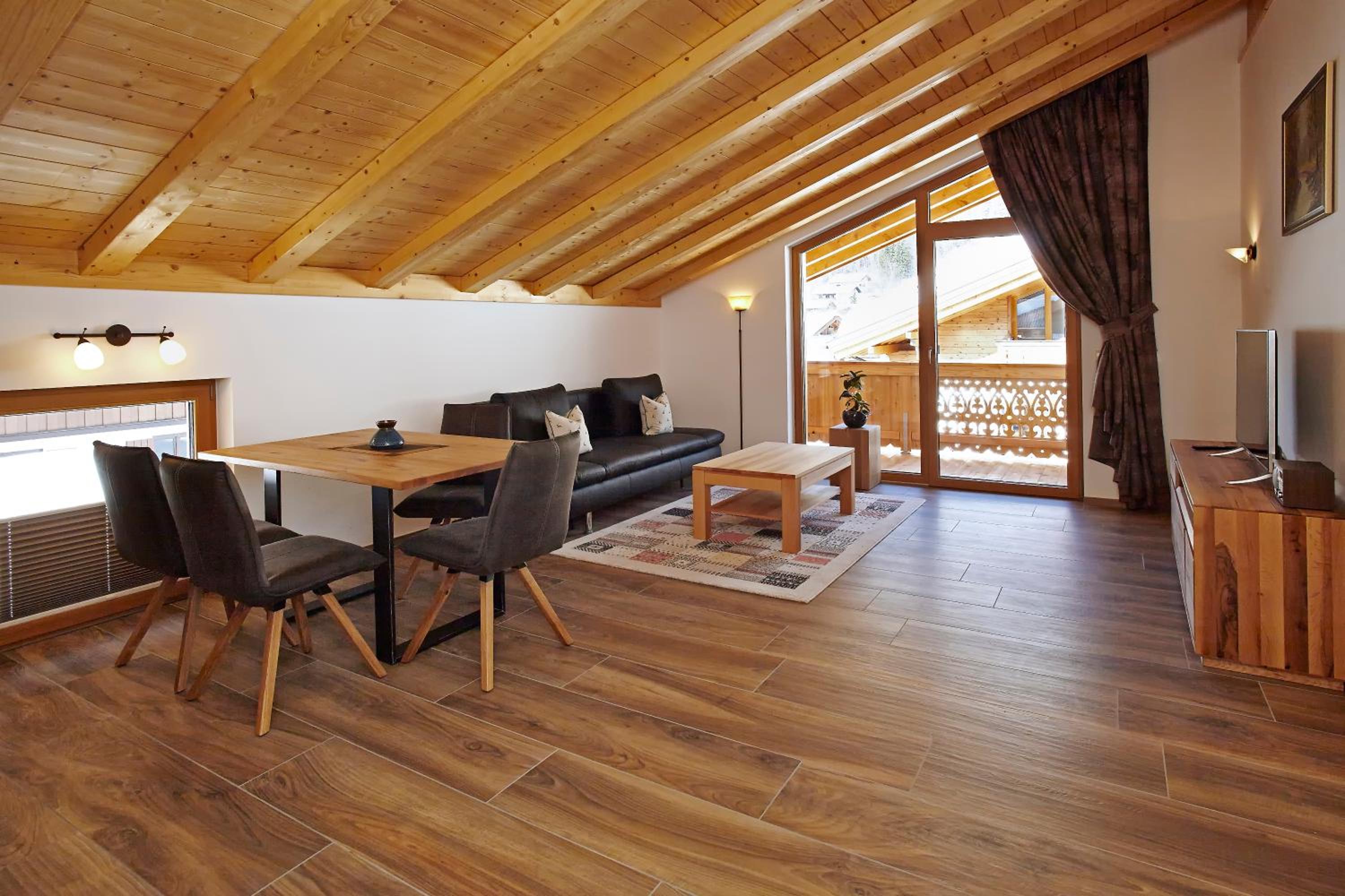 Deluxe Double or Twin Room photo 1