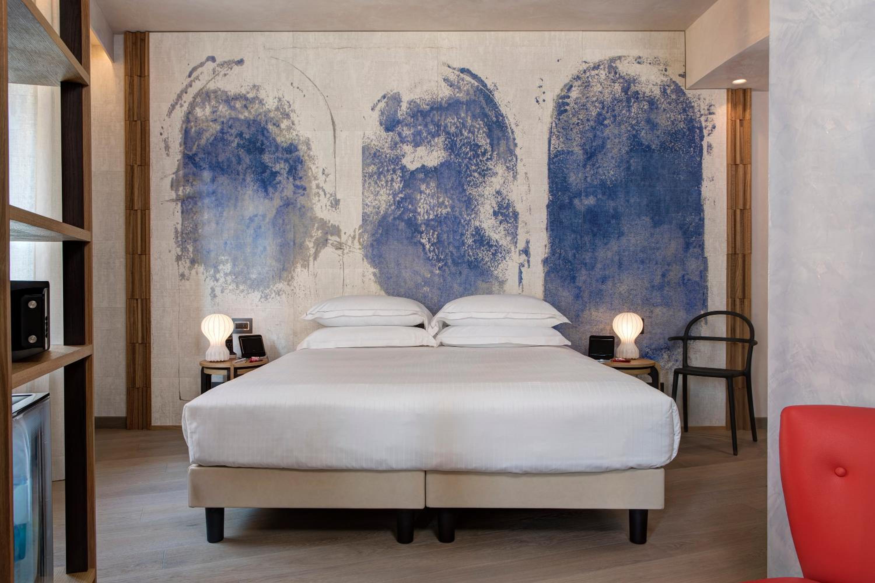 Premium Double Room - Photo 9