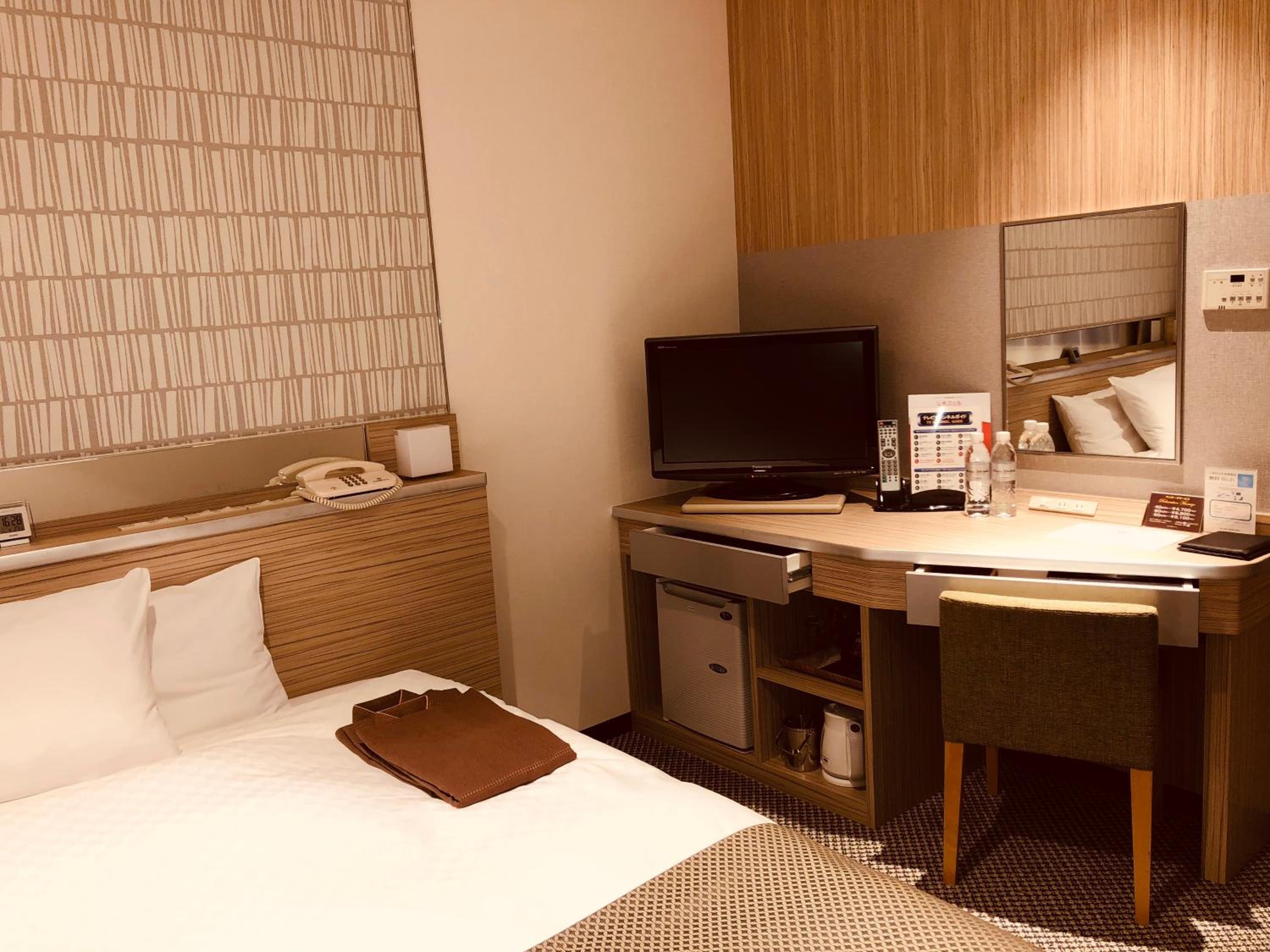 Renovated Casual Twin Room - Non-Smoking