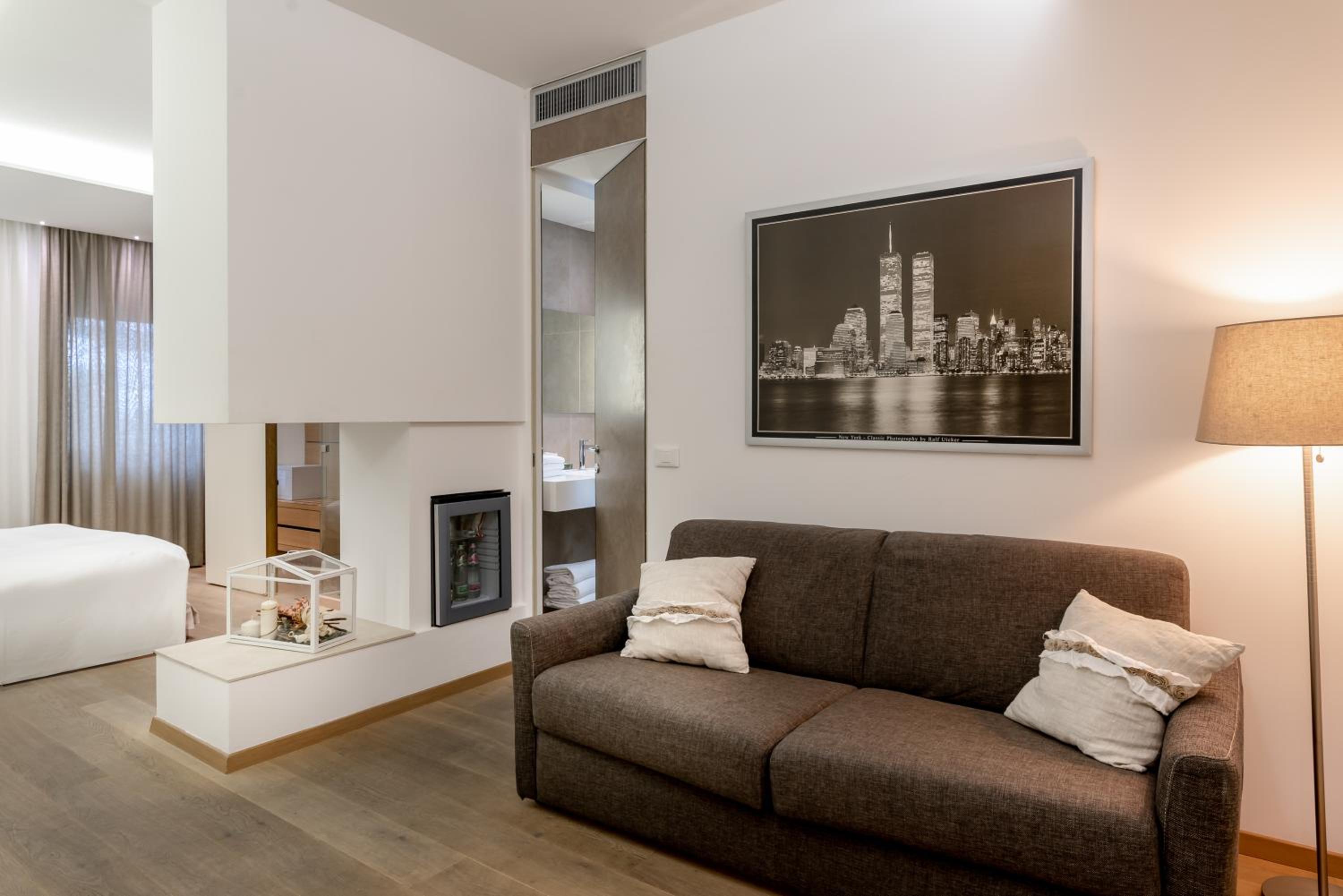 Suite with Spa Bath - Photo 6