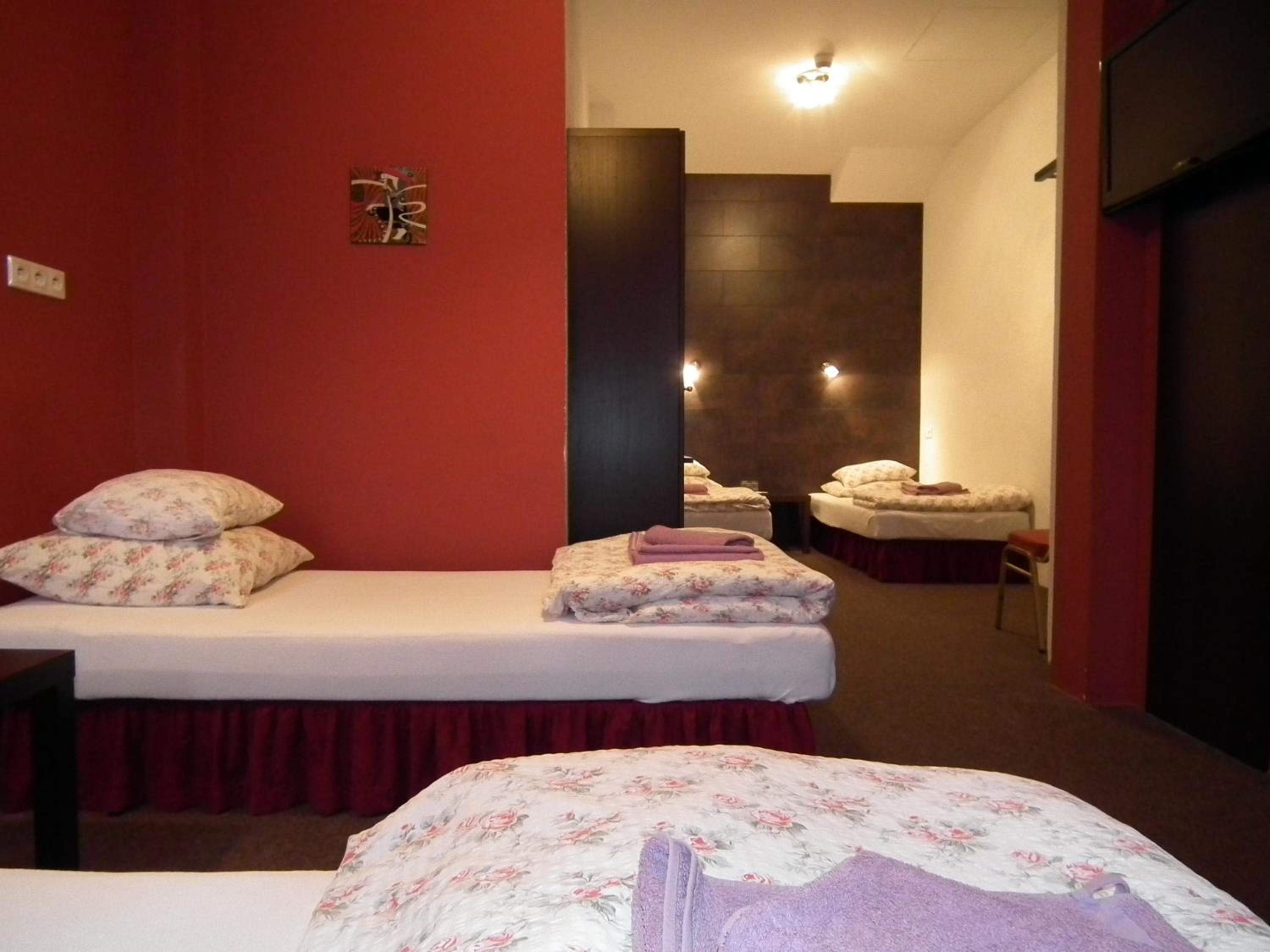 Triple Room - Photo 8