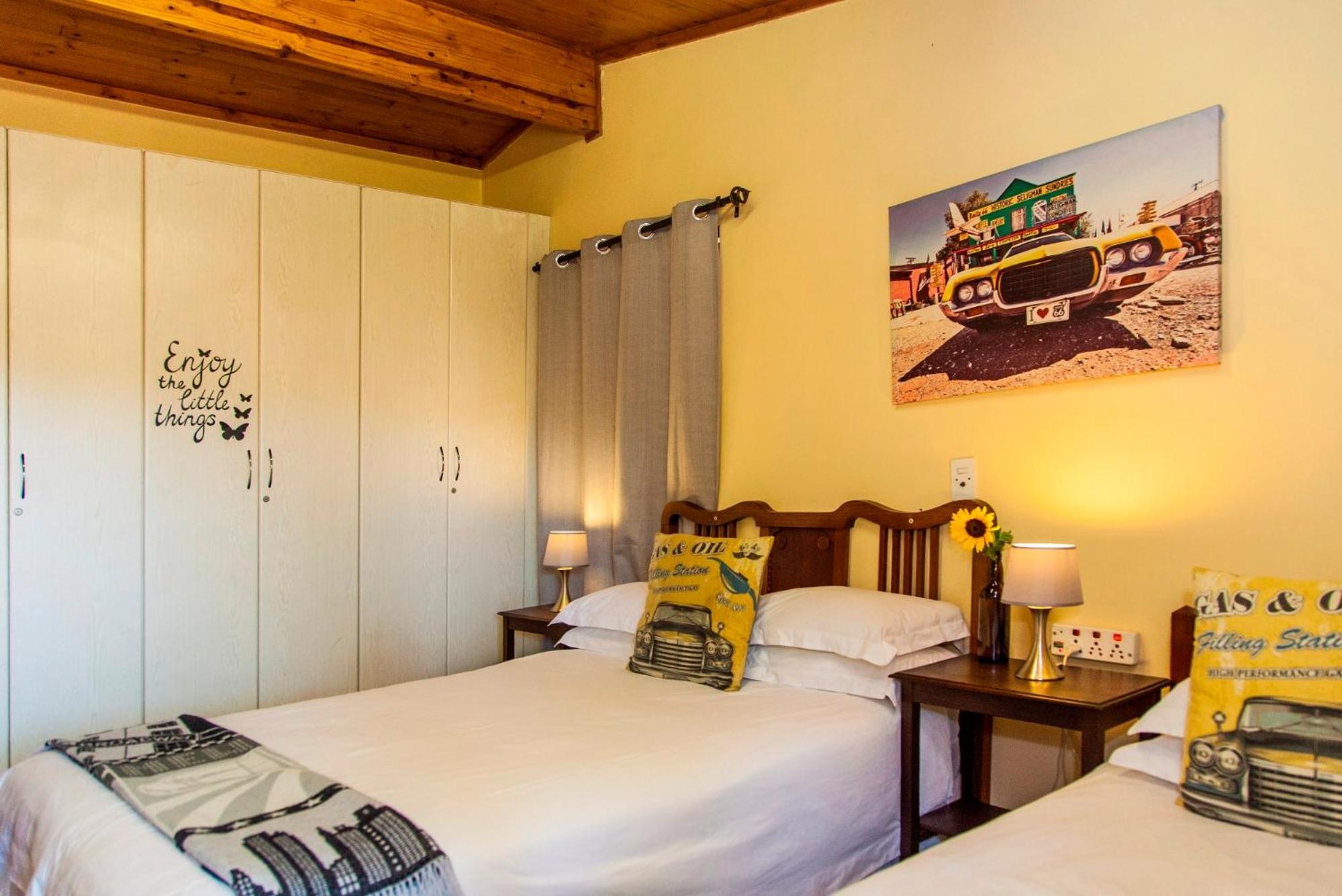 Deluxe Double or Twin Room - Photo 8