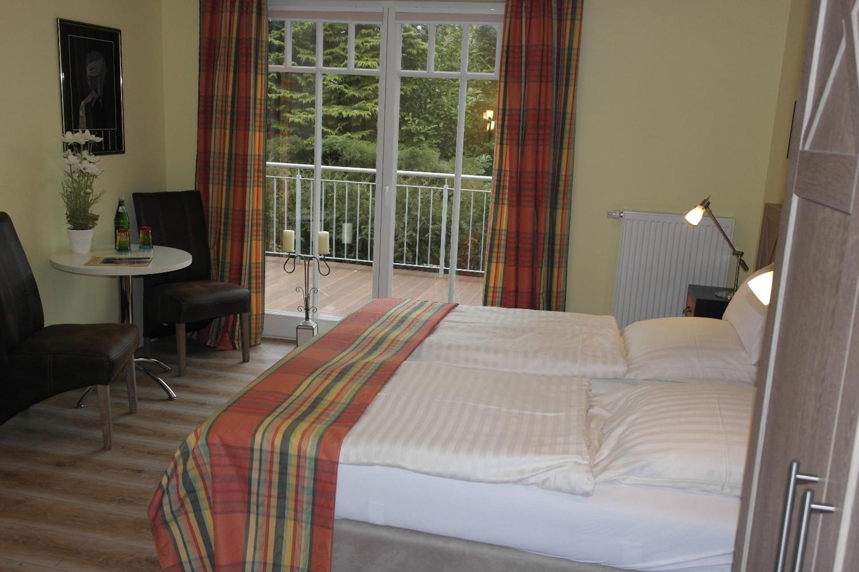 Double Room - Photo 12